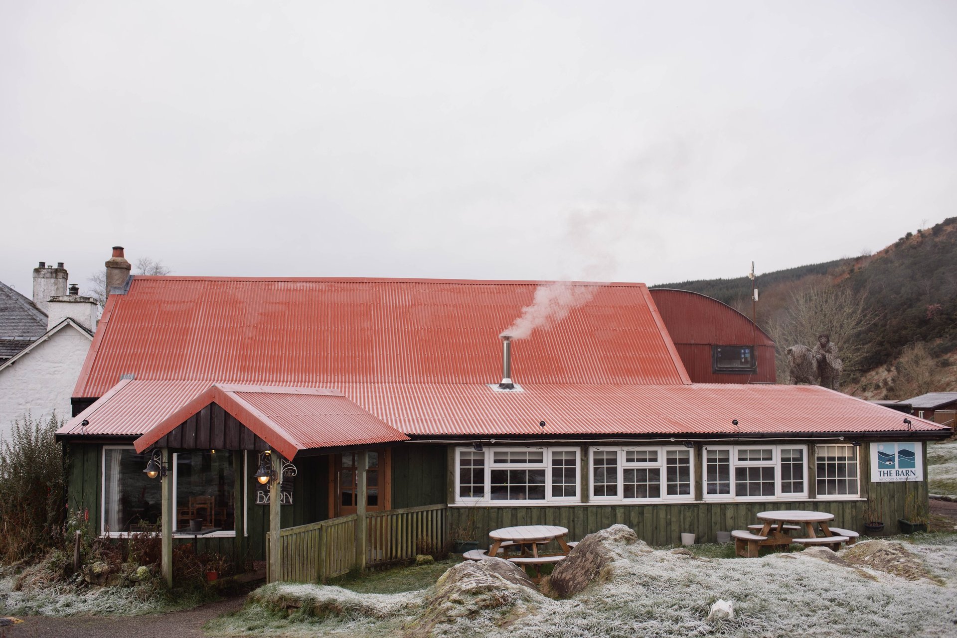 black and white bed linen