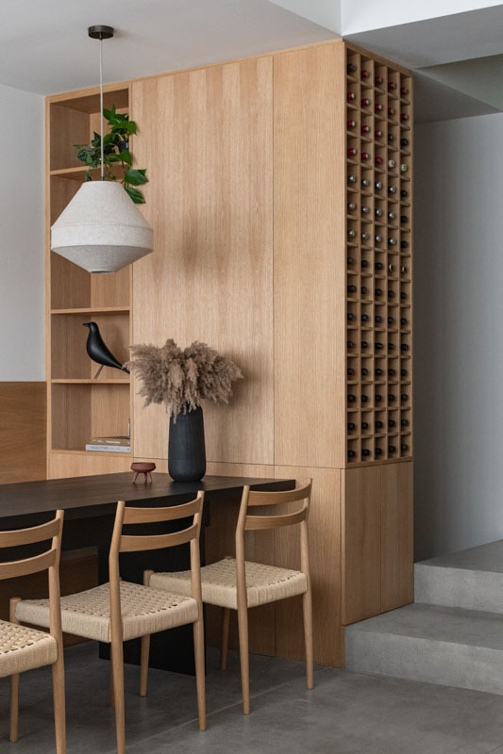 gray computer monitor