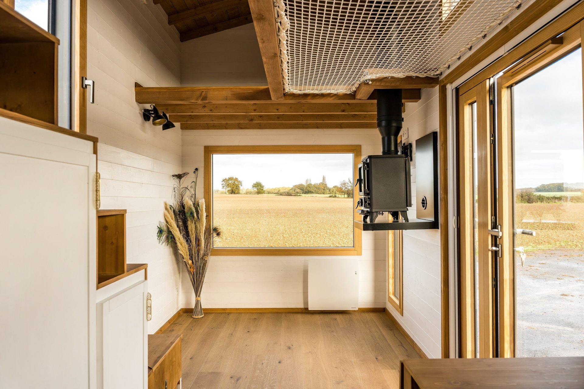 black and white bed linen