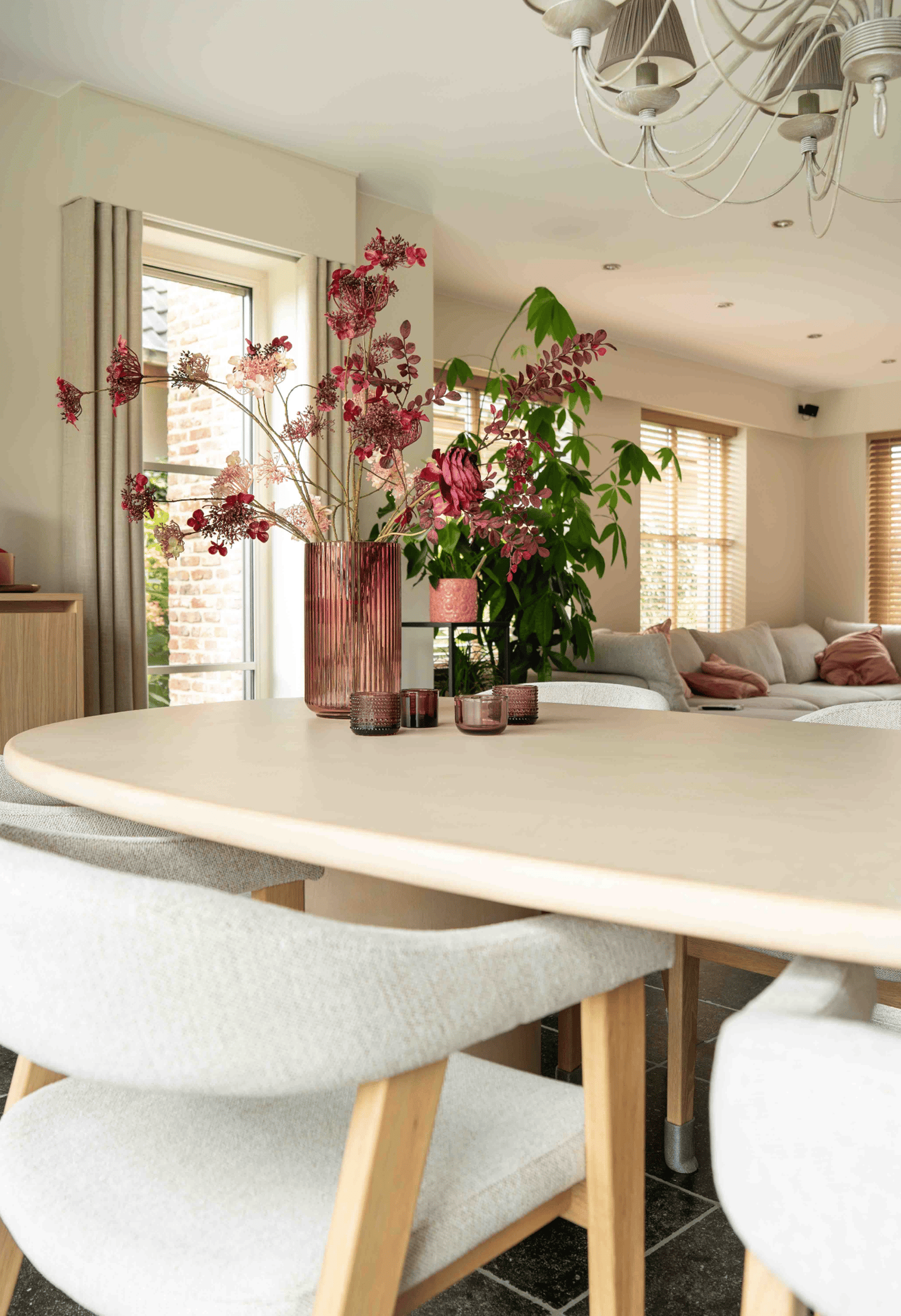 black and white bed linen