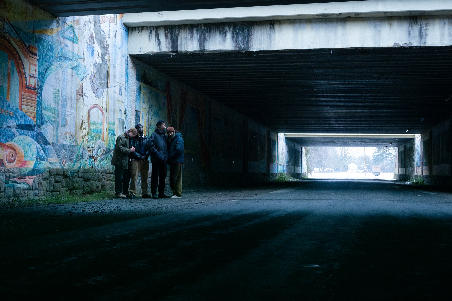 black and white bed linen