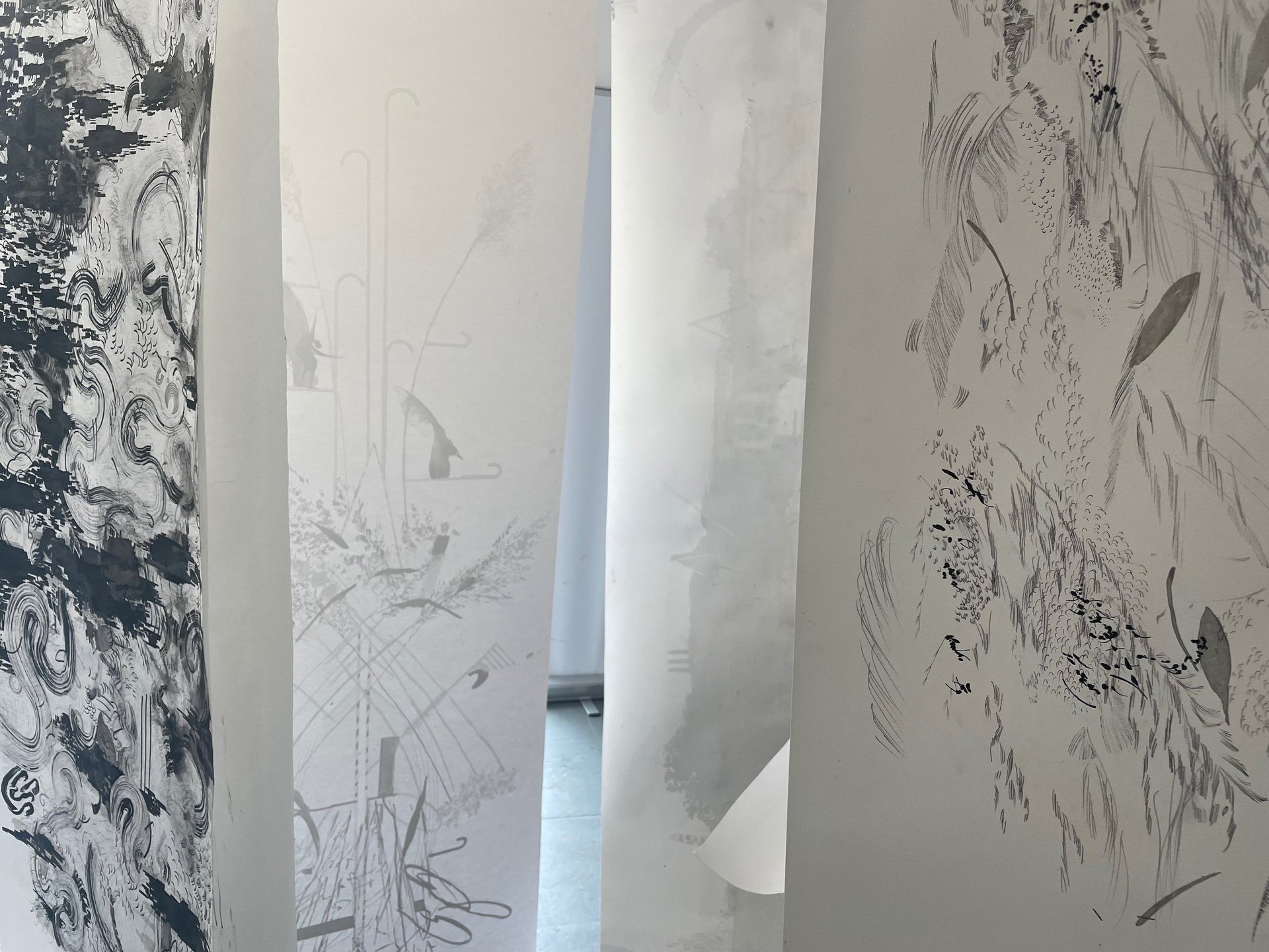 black and white bed linen