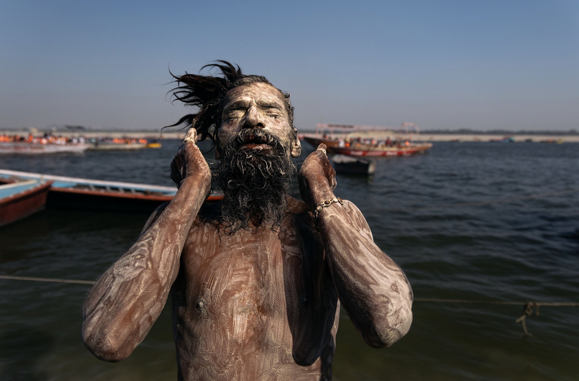 black and white bed linen