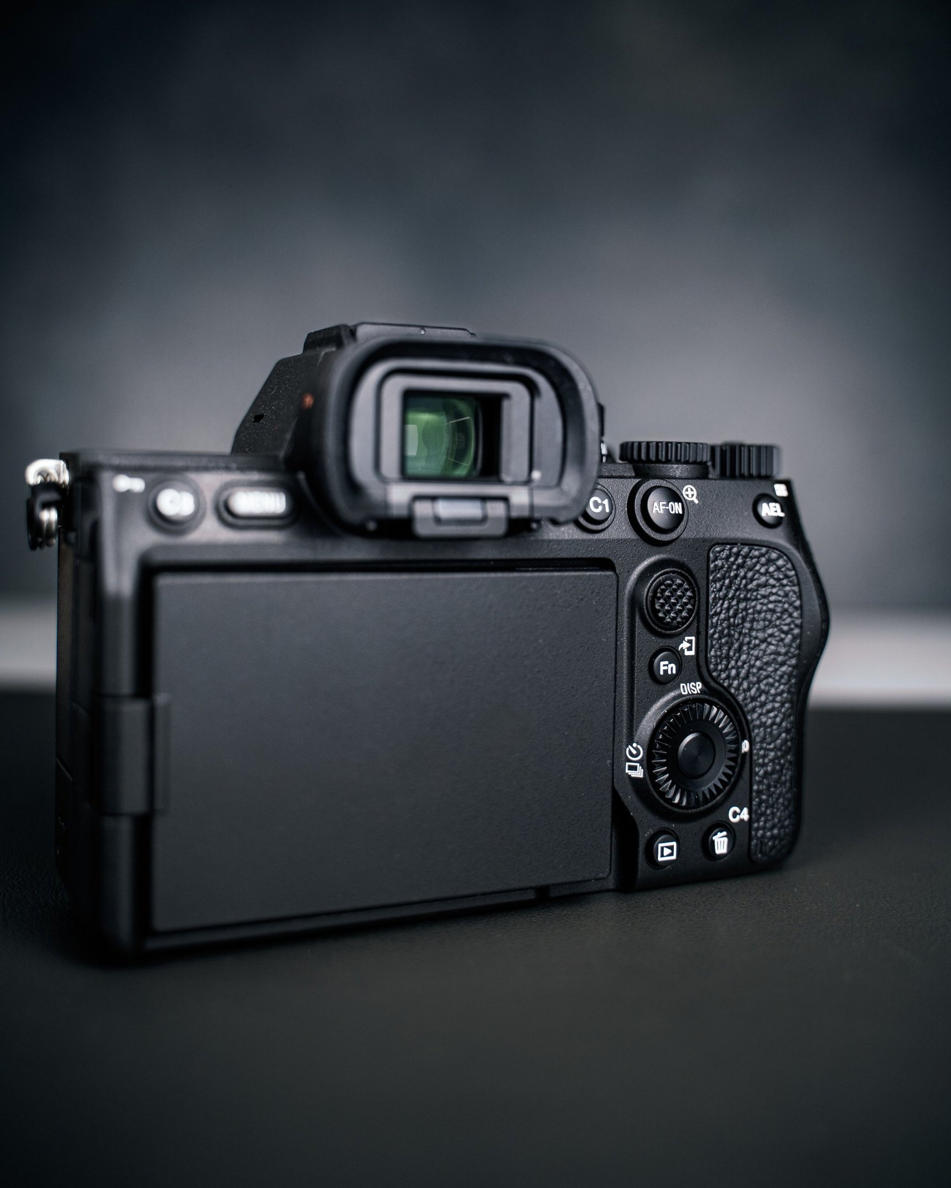 gray computer monitor