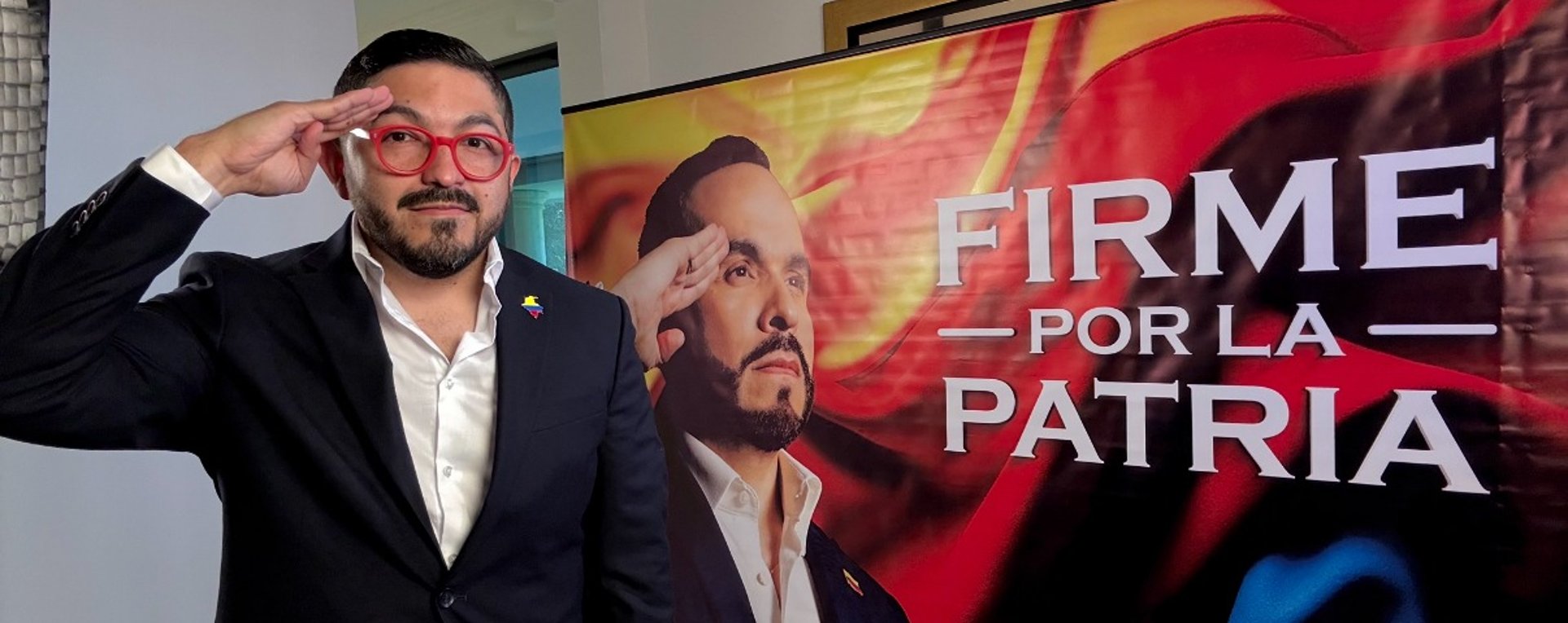 gray computer monitor