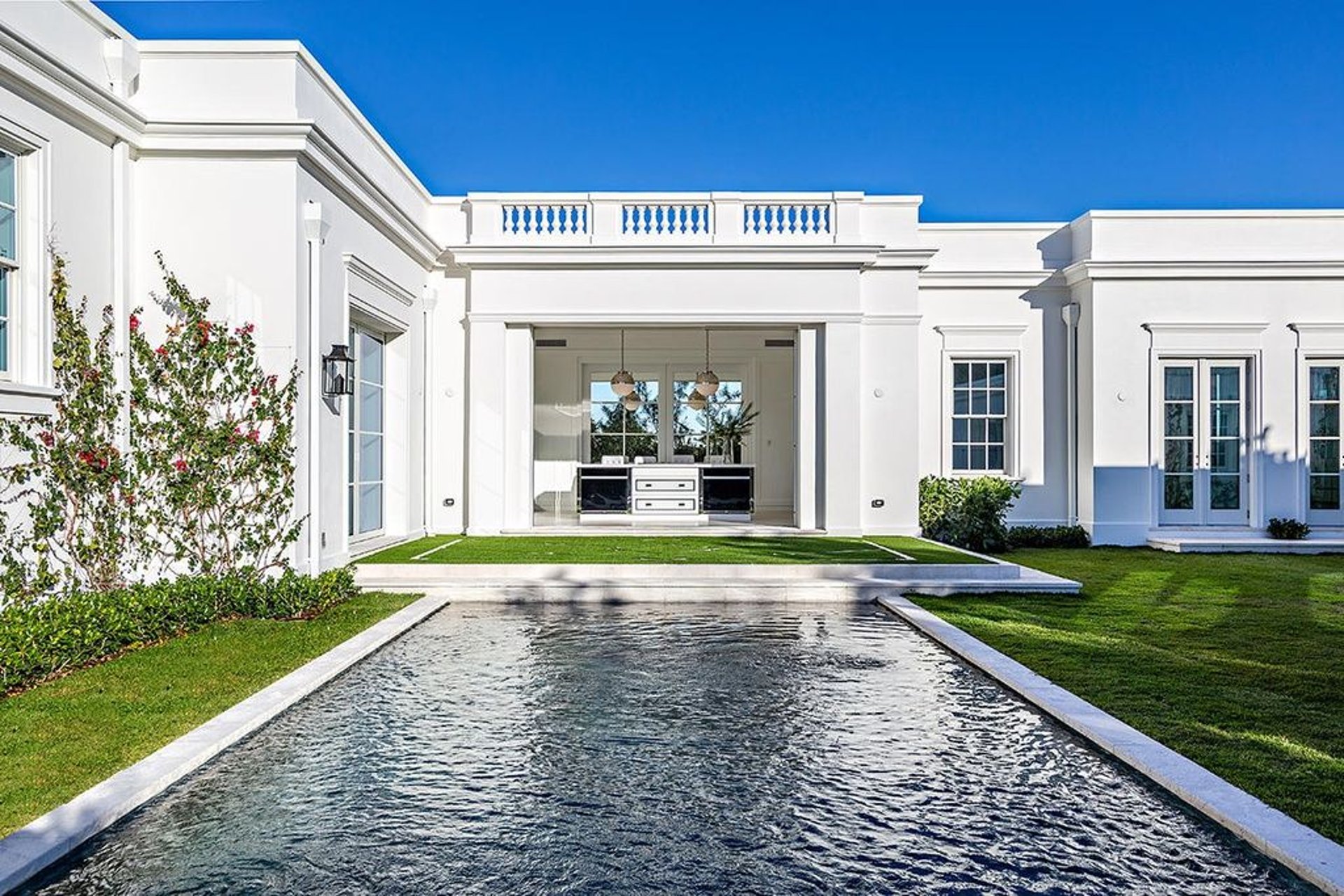 black and white bed linen