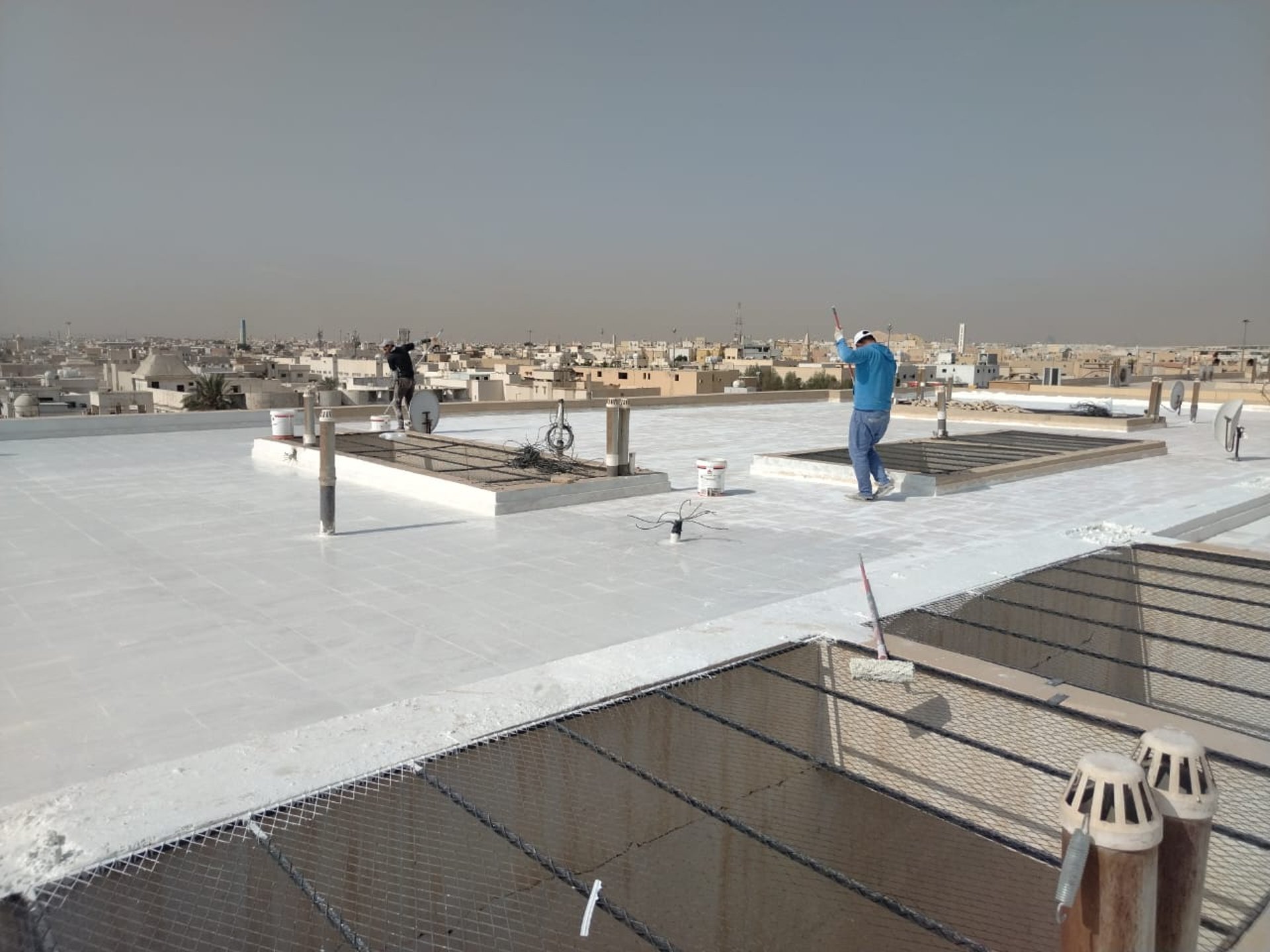 black and white bed linen