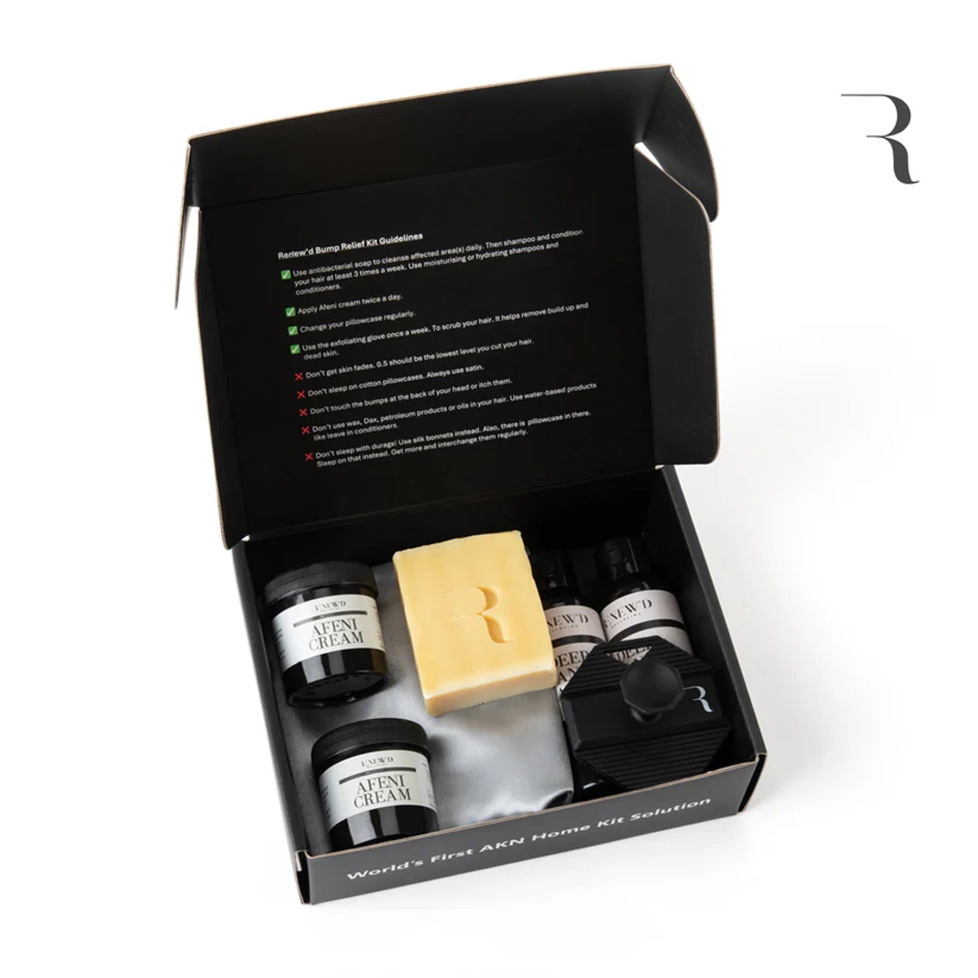 black and white bed linen