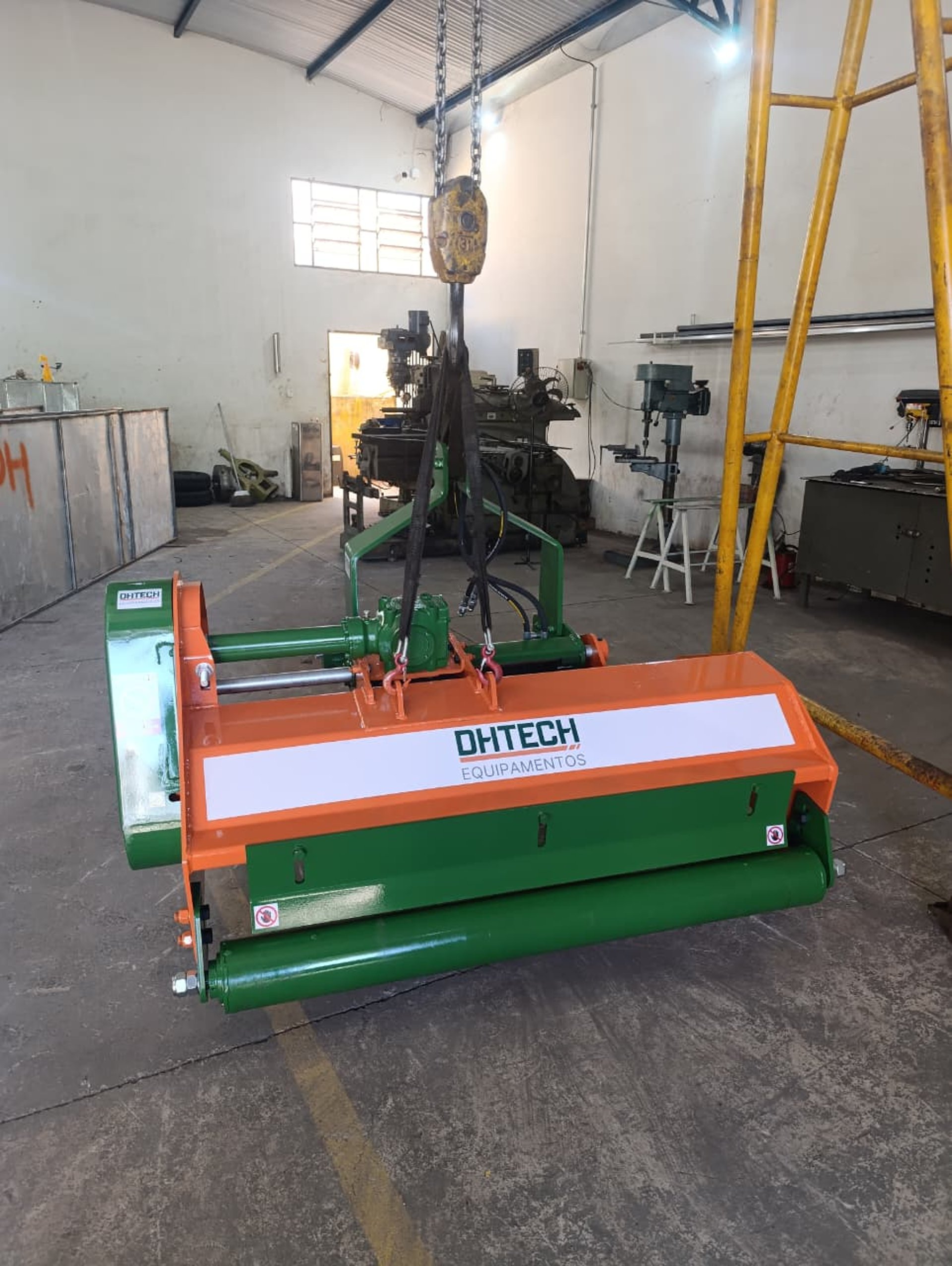 black and brown leather padded tub sofa