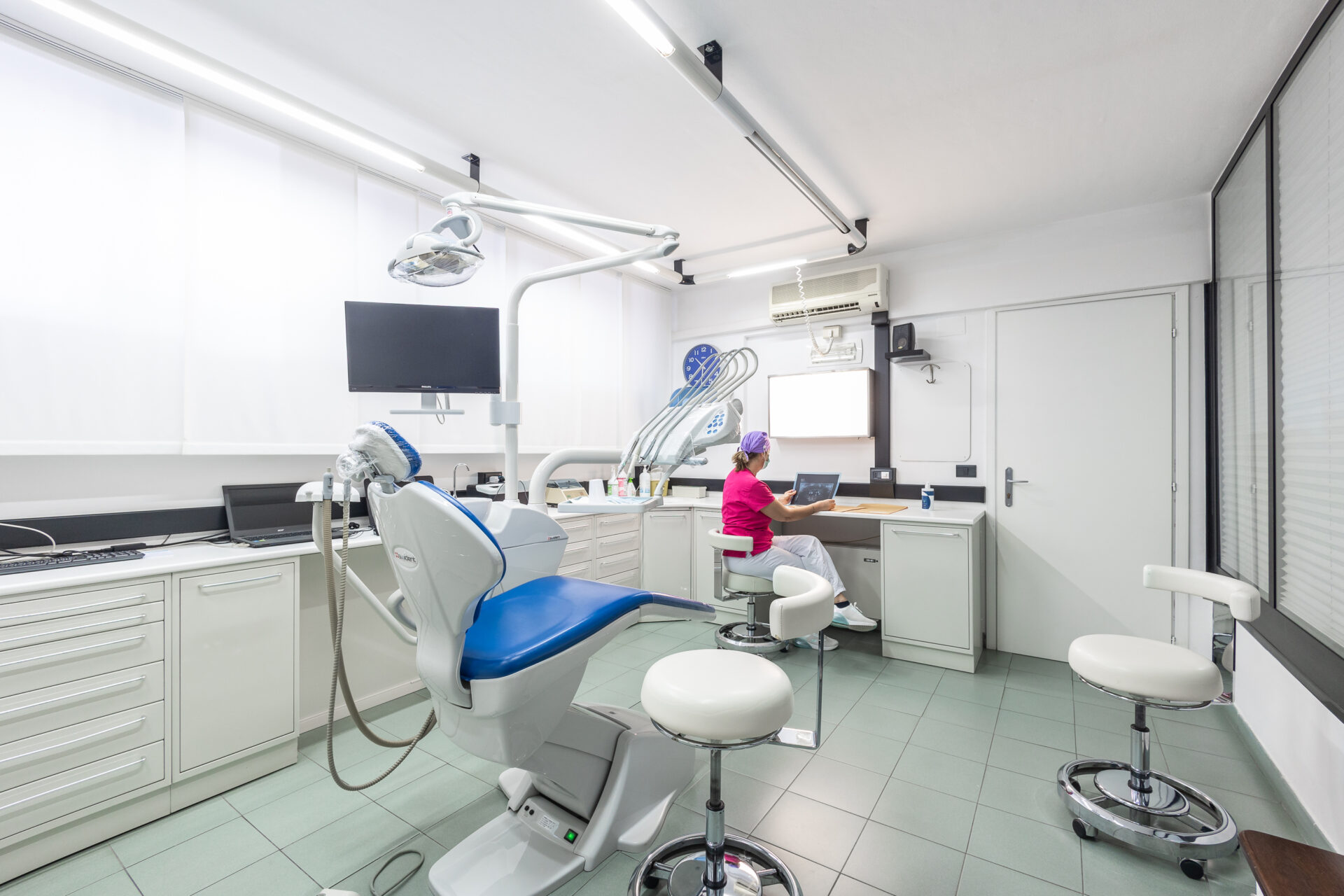 black and white bed linen