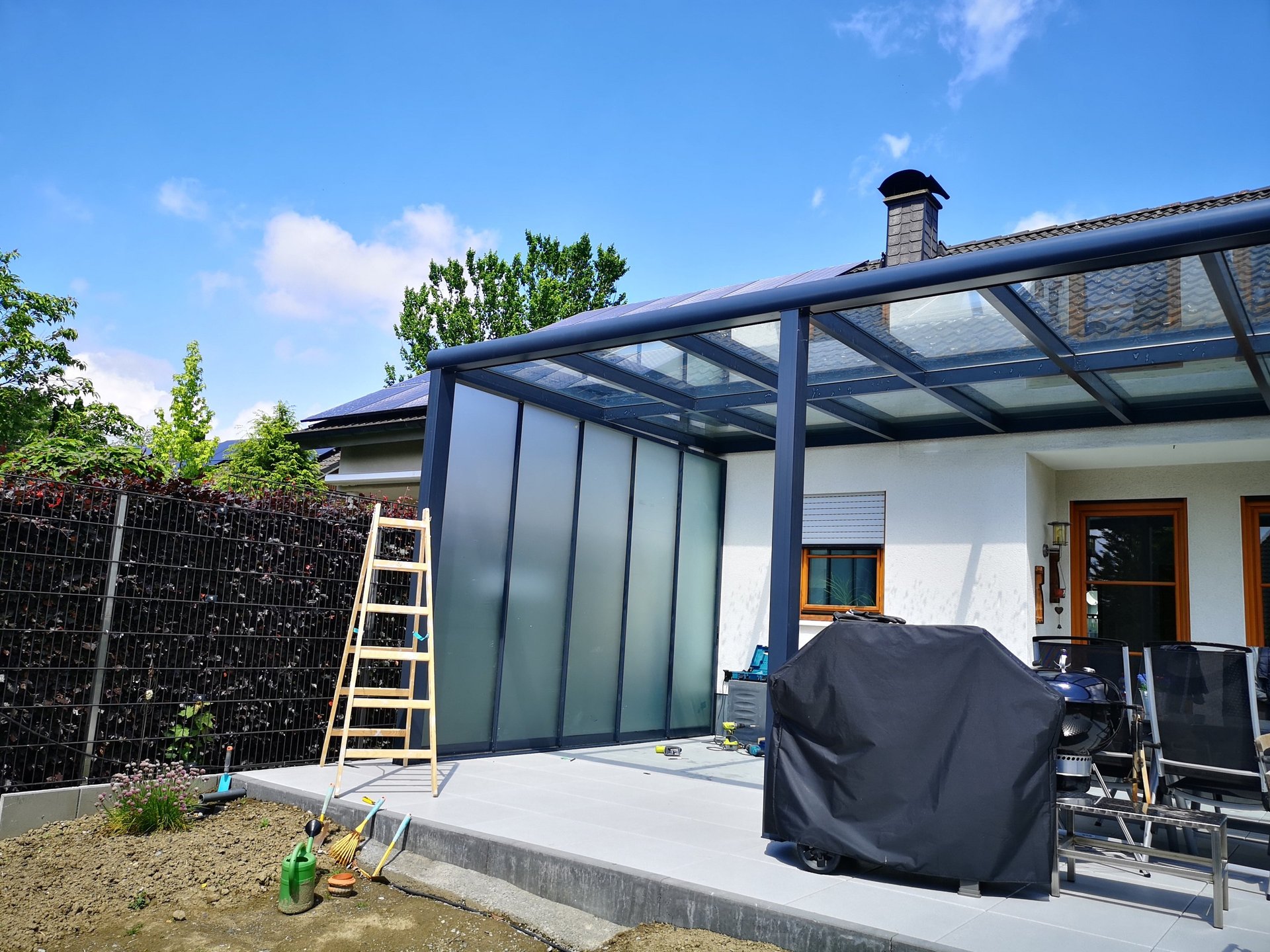 black and brown leather padded tub sofa