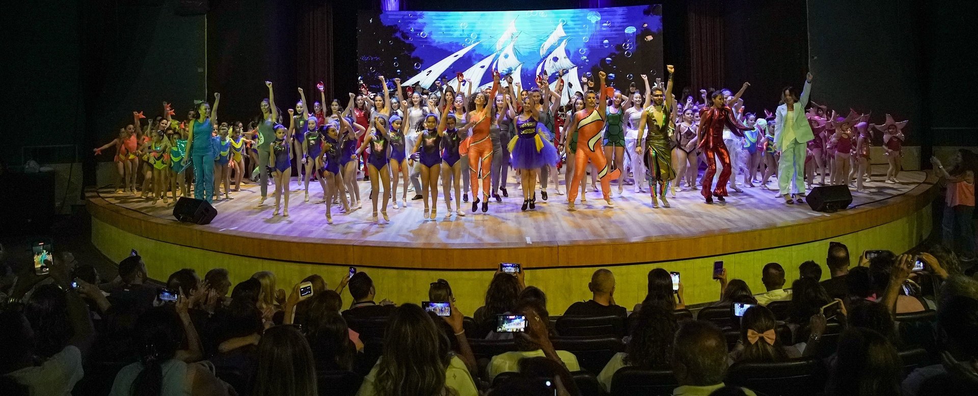 black and brown leather padded tub sofa