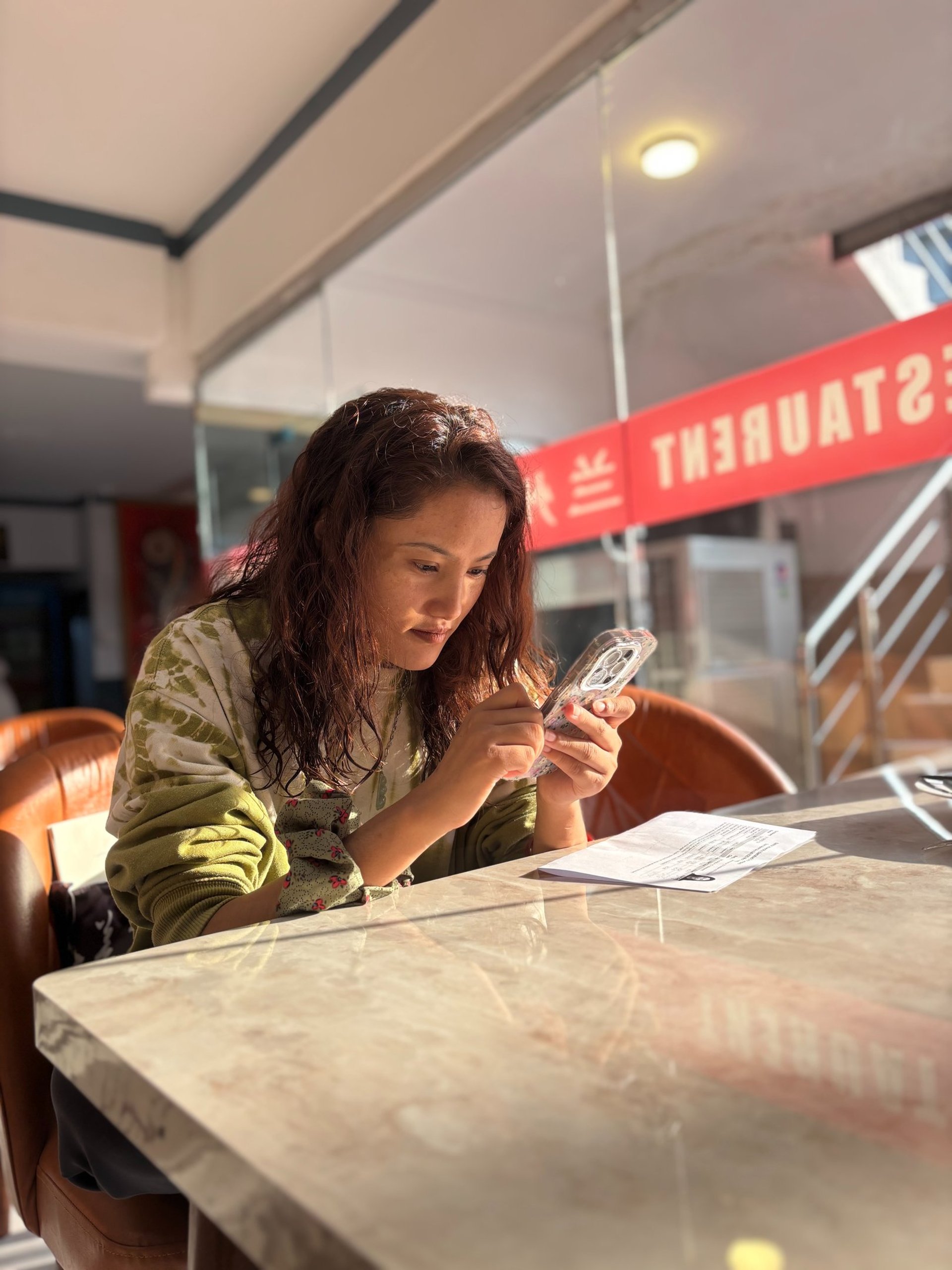 gray computer monitor