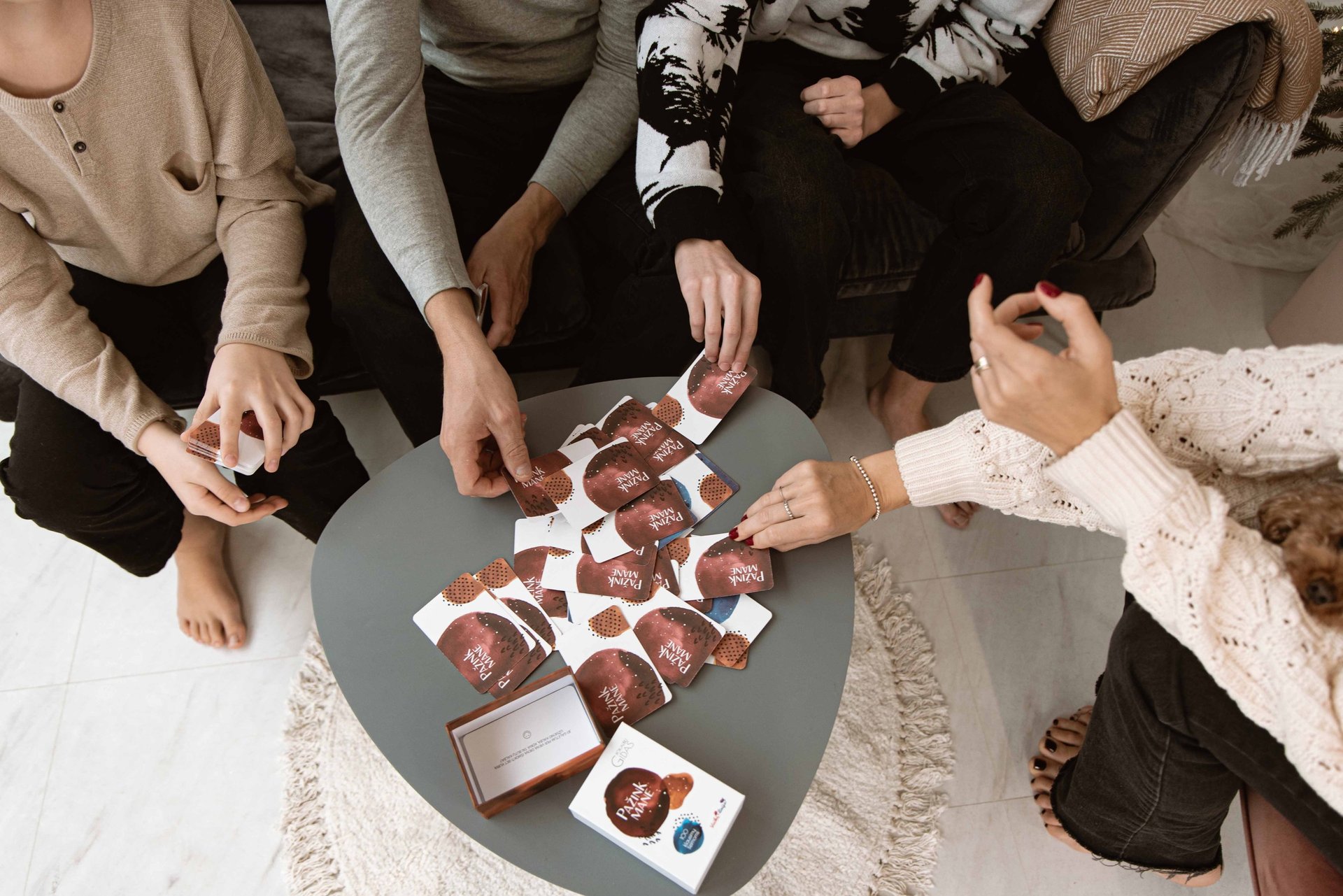 black and white bed linen