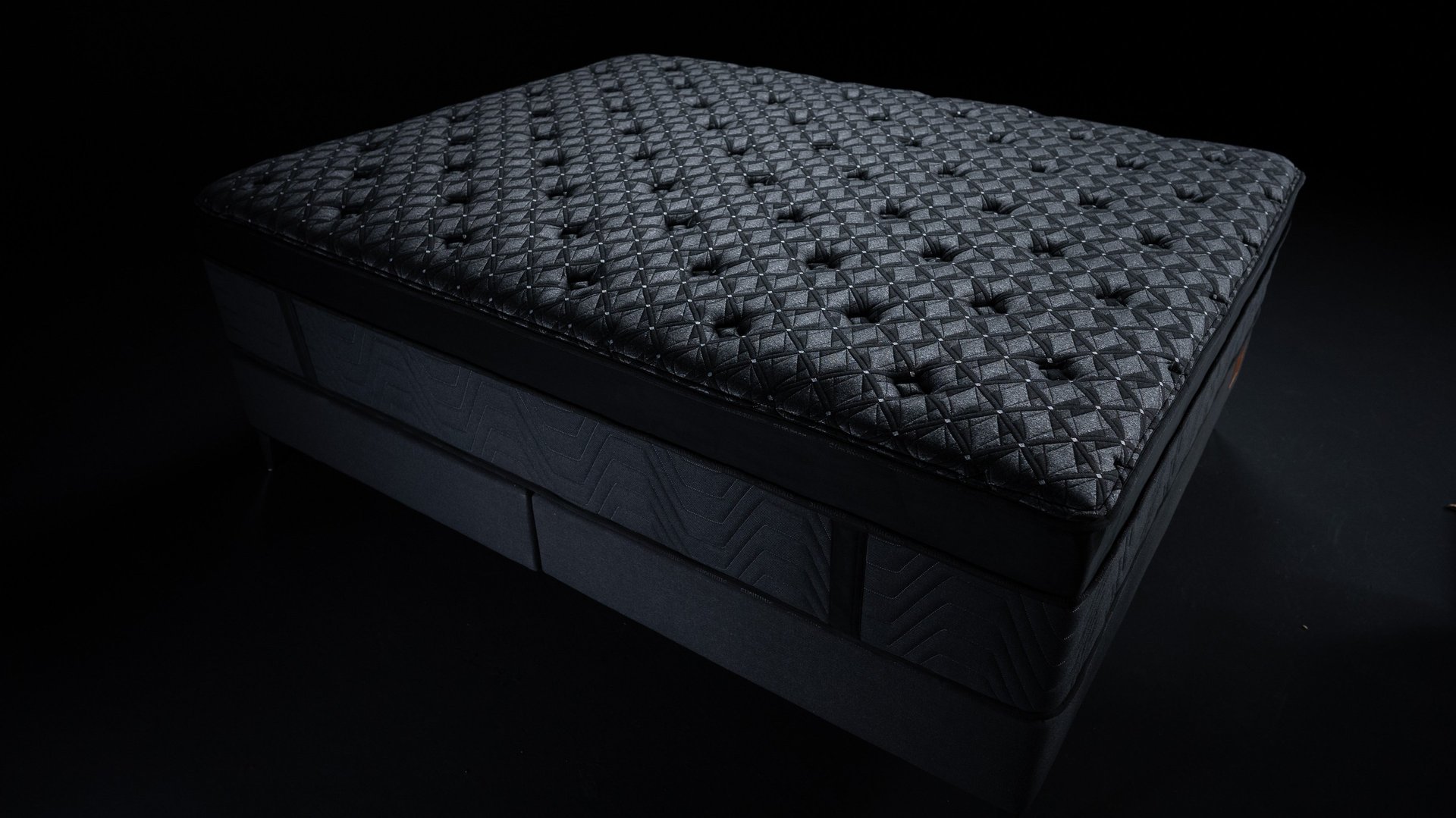 black and white bed linen