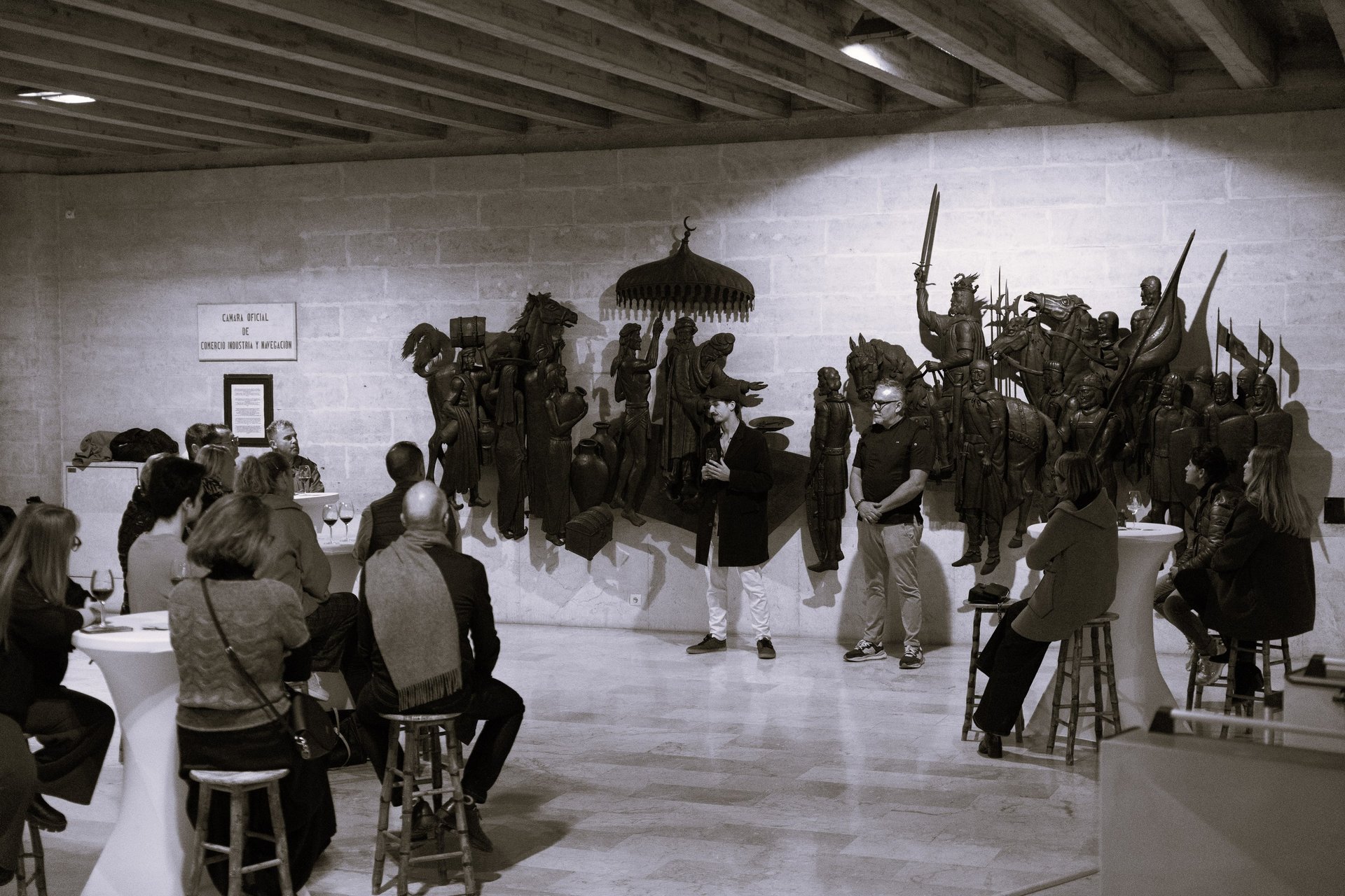 black and white bed linen