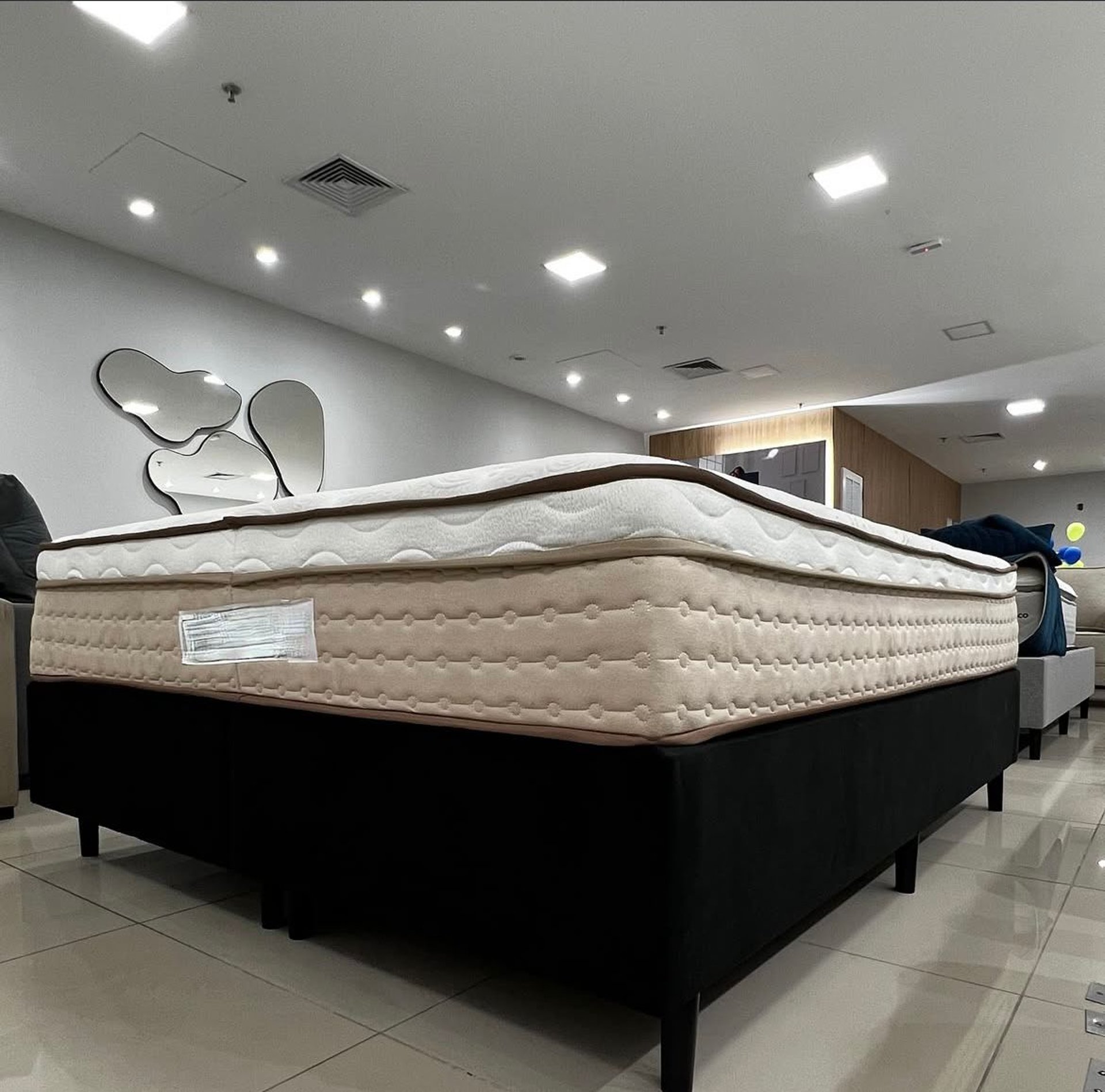 black and white bed linen