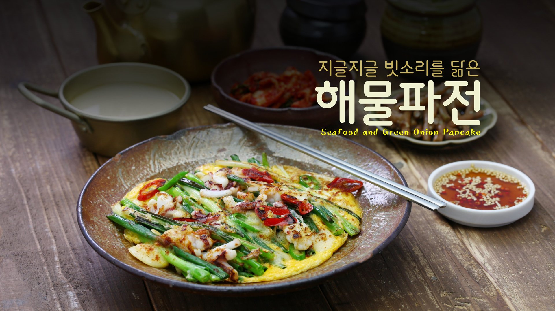 gray computer monitor