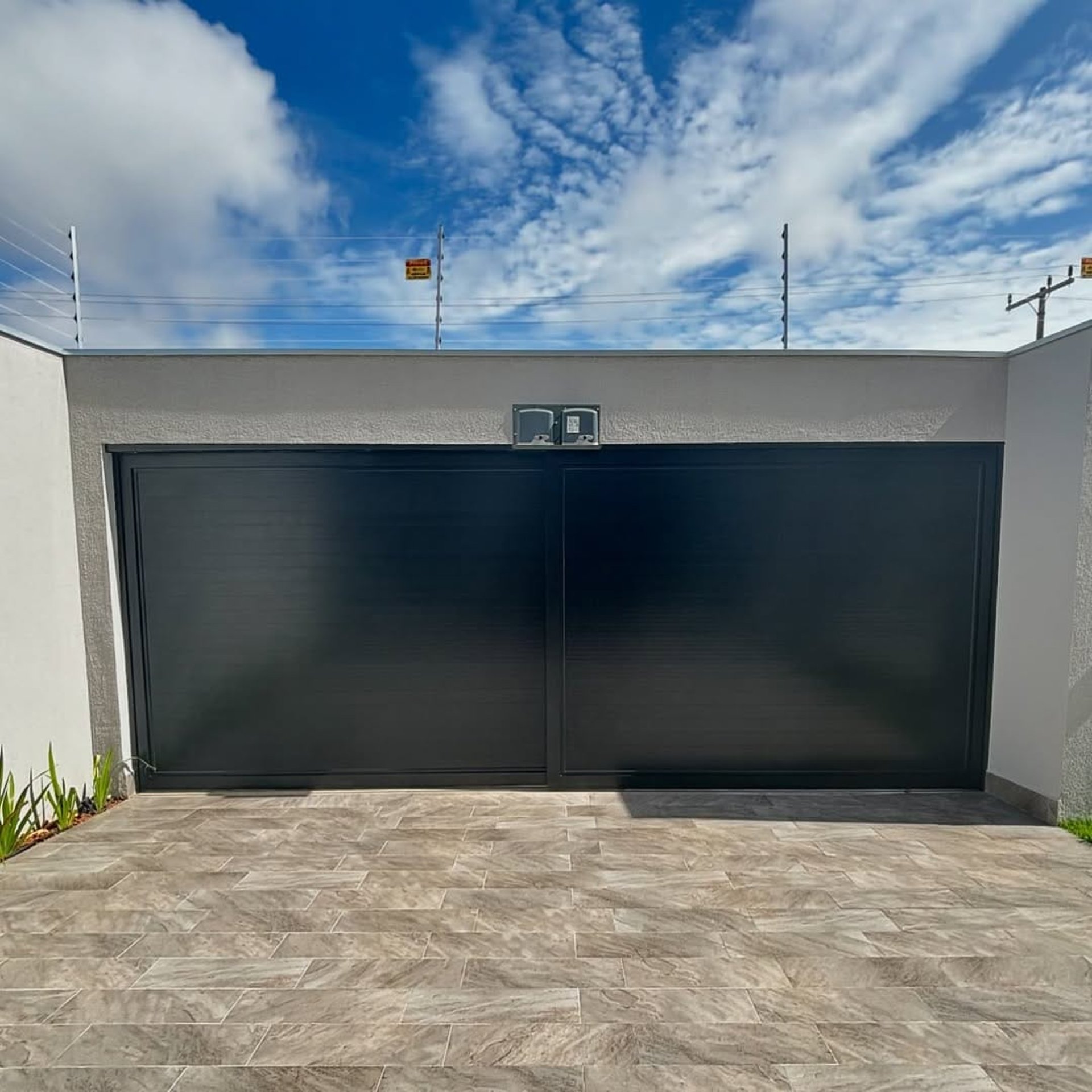 black and white bed linen