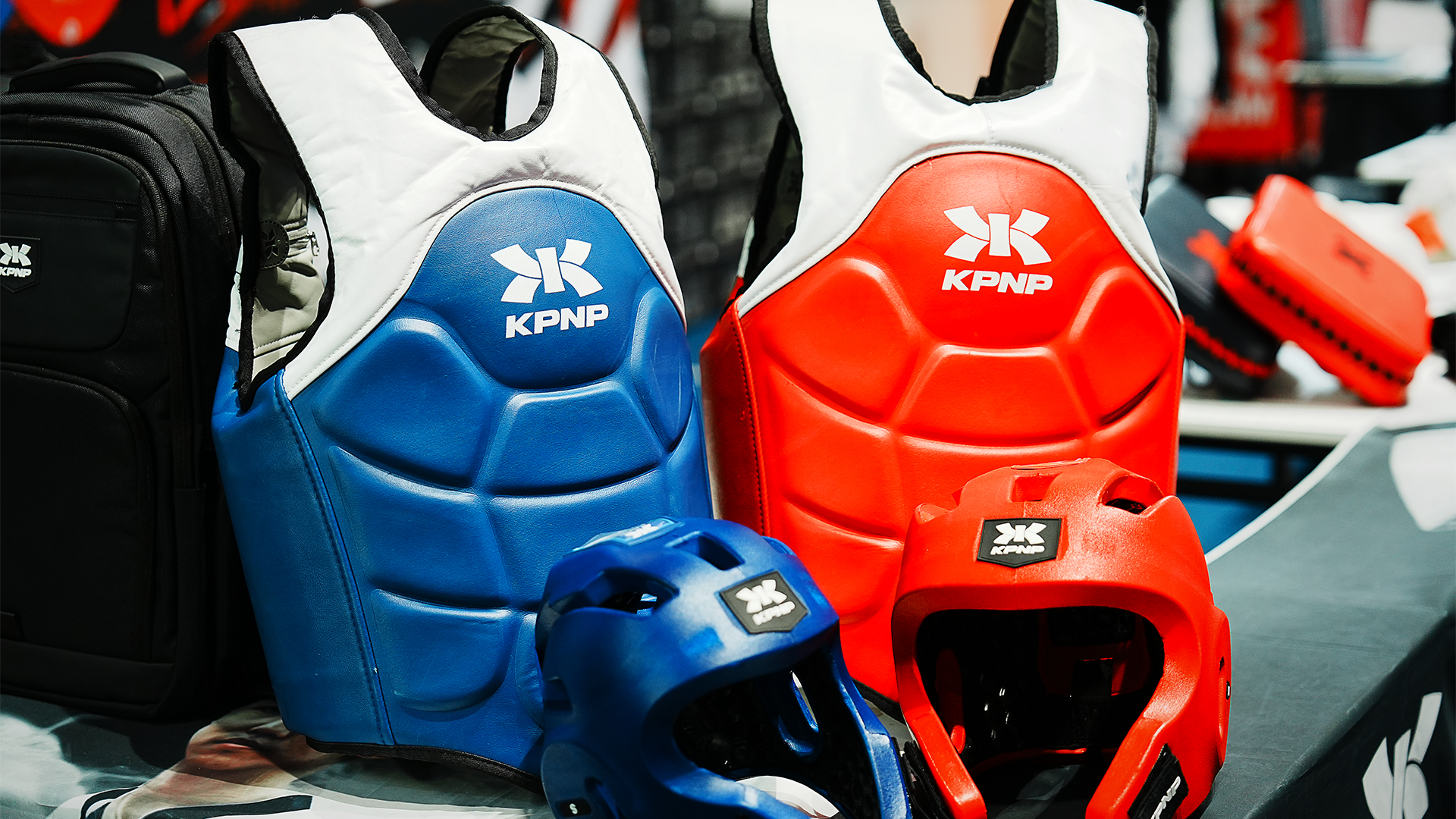 gray computer monitor