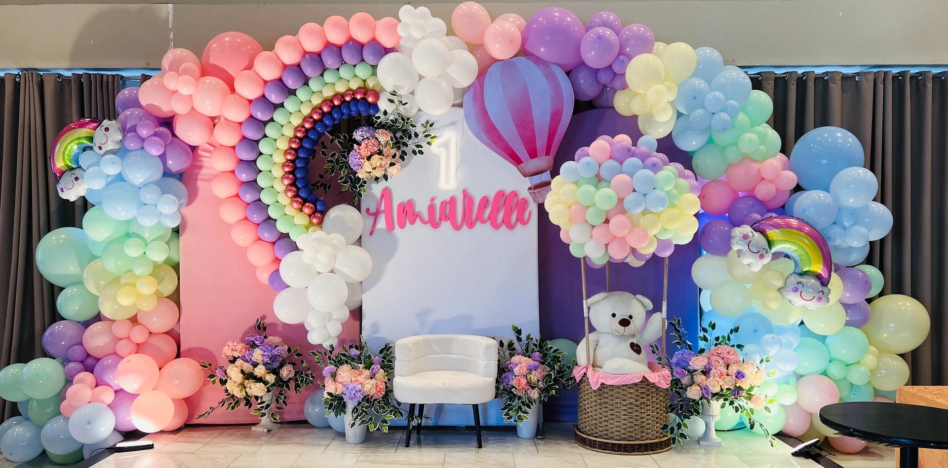 black and white bed linen