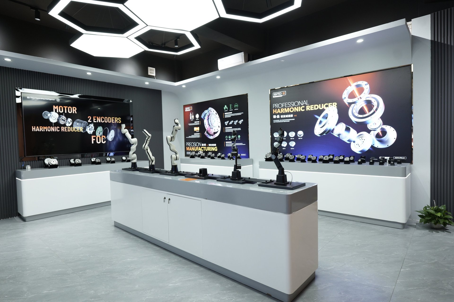 black and white bed linen