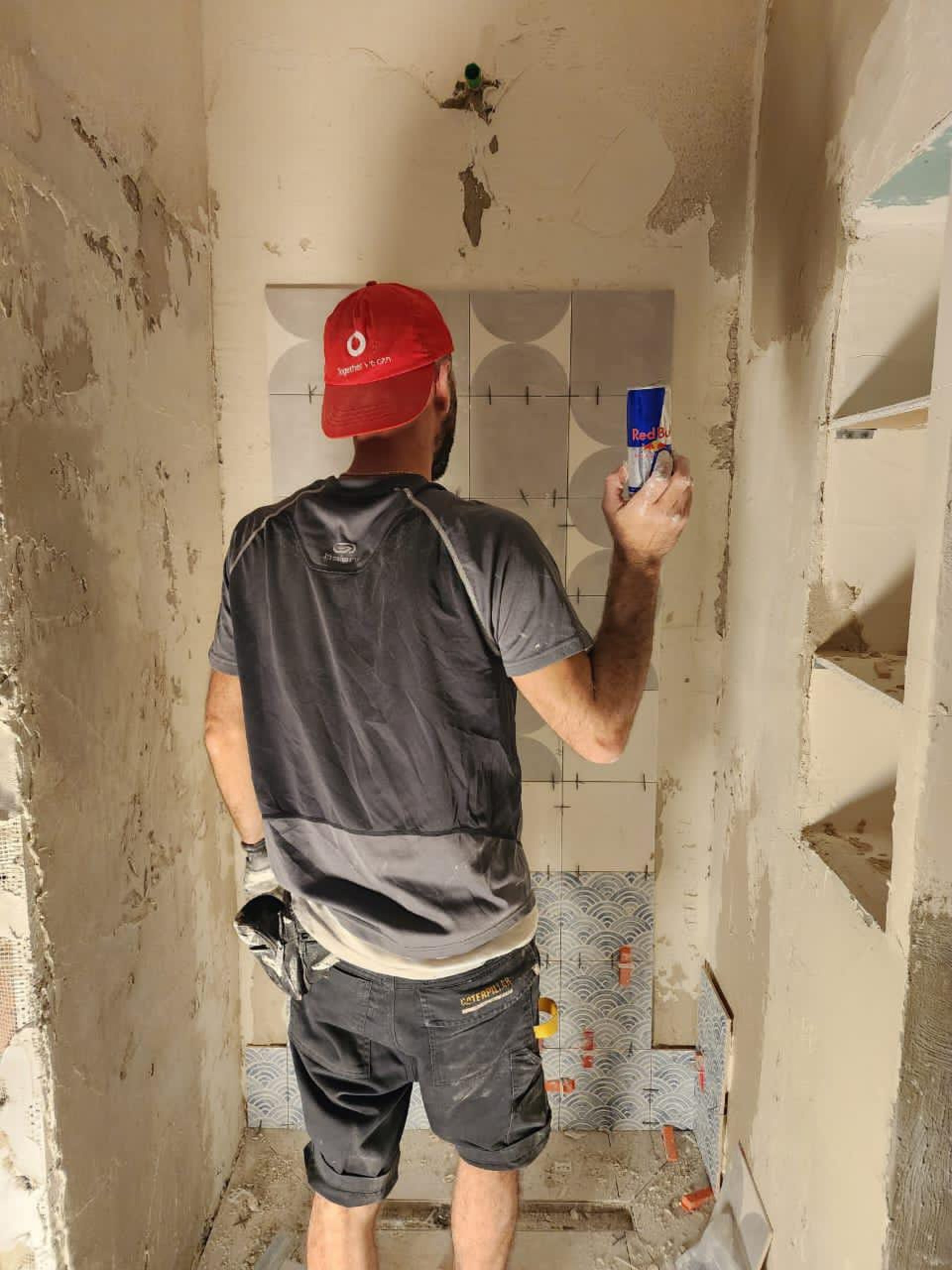 gray computer monitor