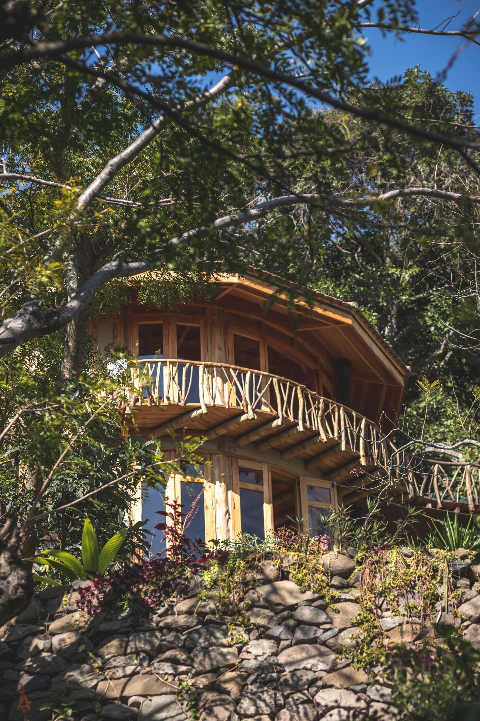 black and white bed linen