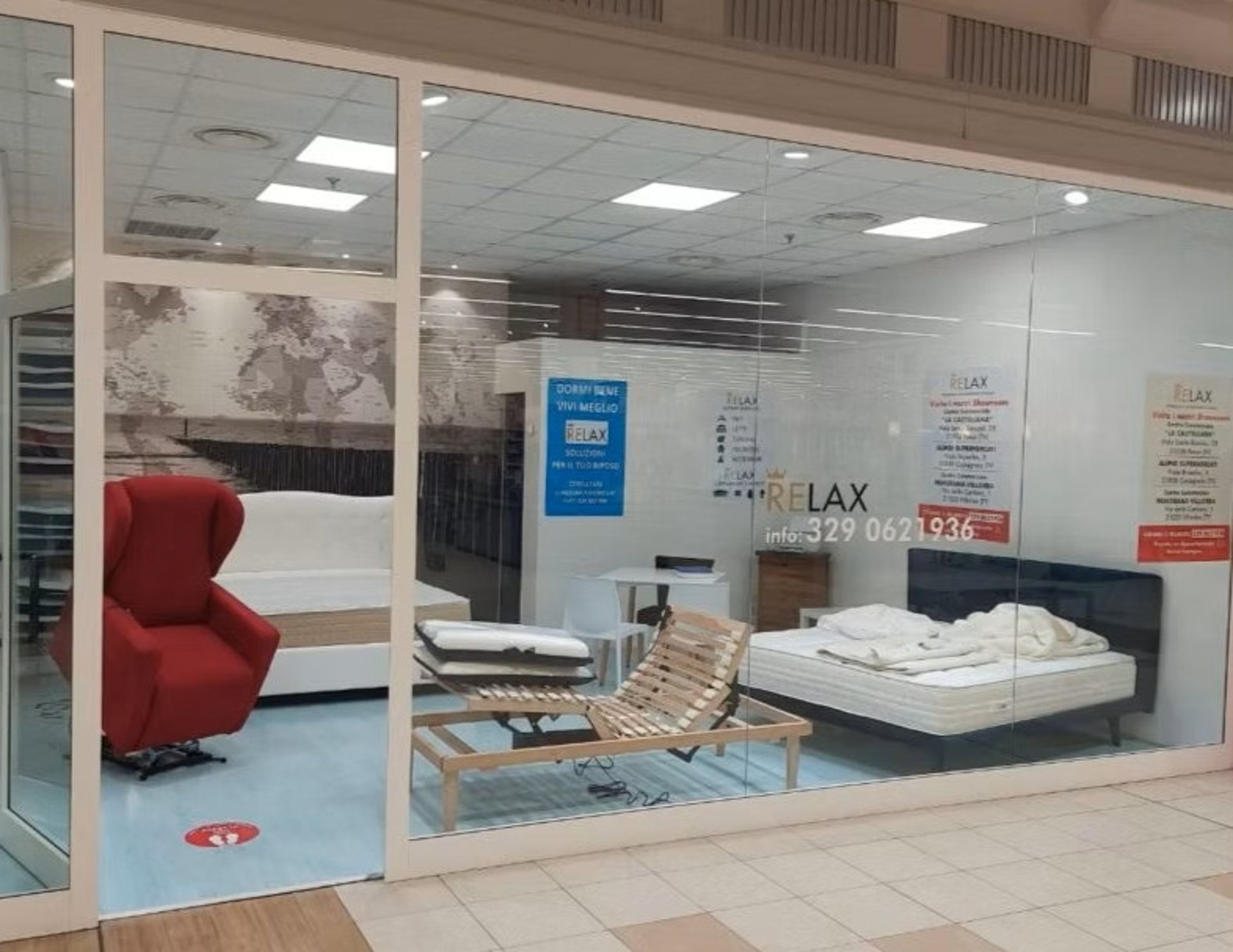 gray computer monitor