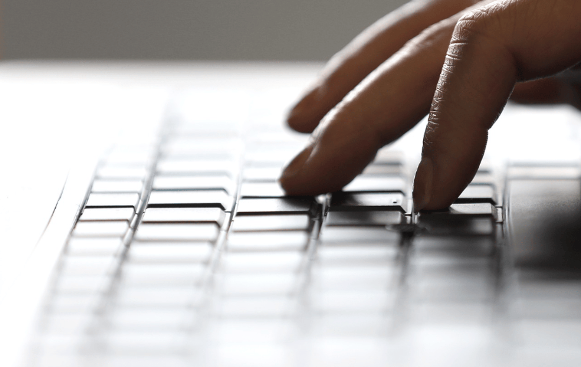 gray computer monitor