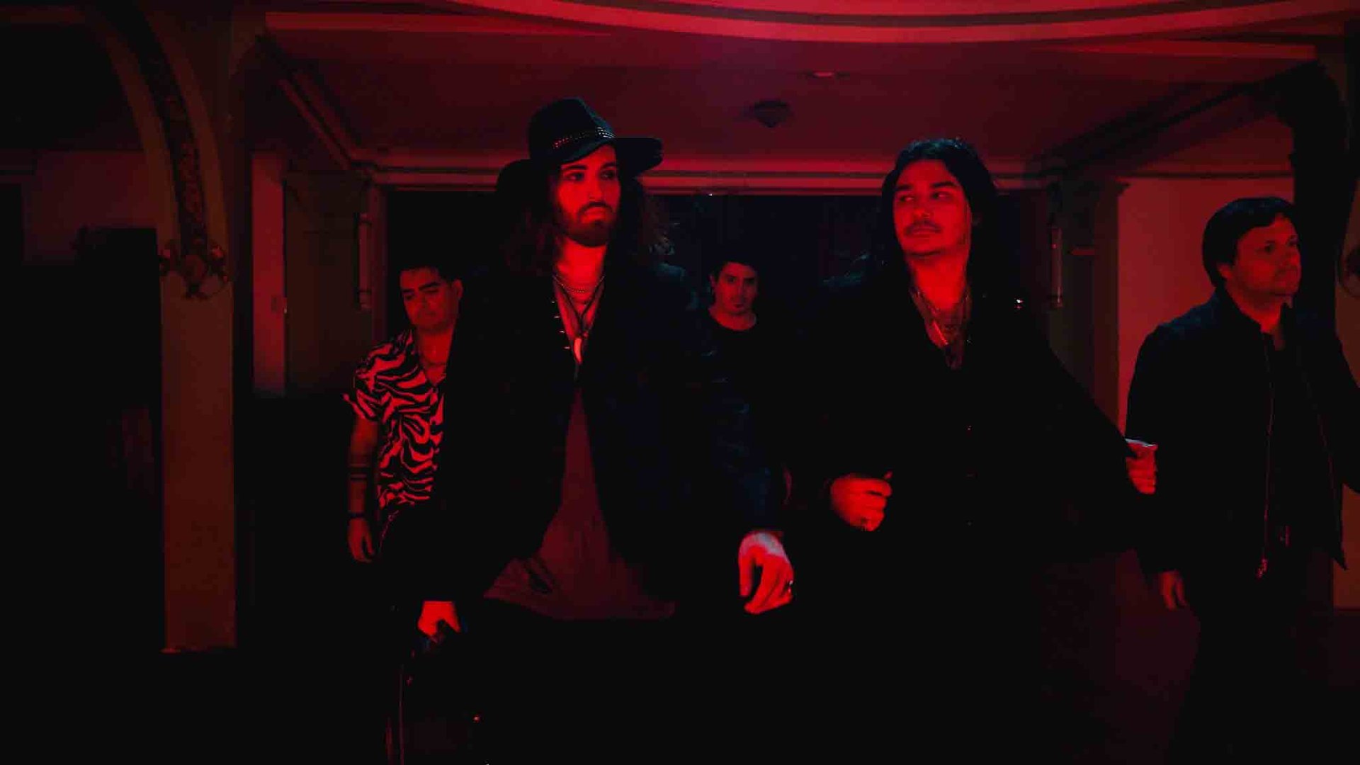 Still from the music video Por las noches – cinematography by Mateo Sánchez Luna