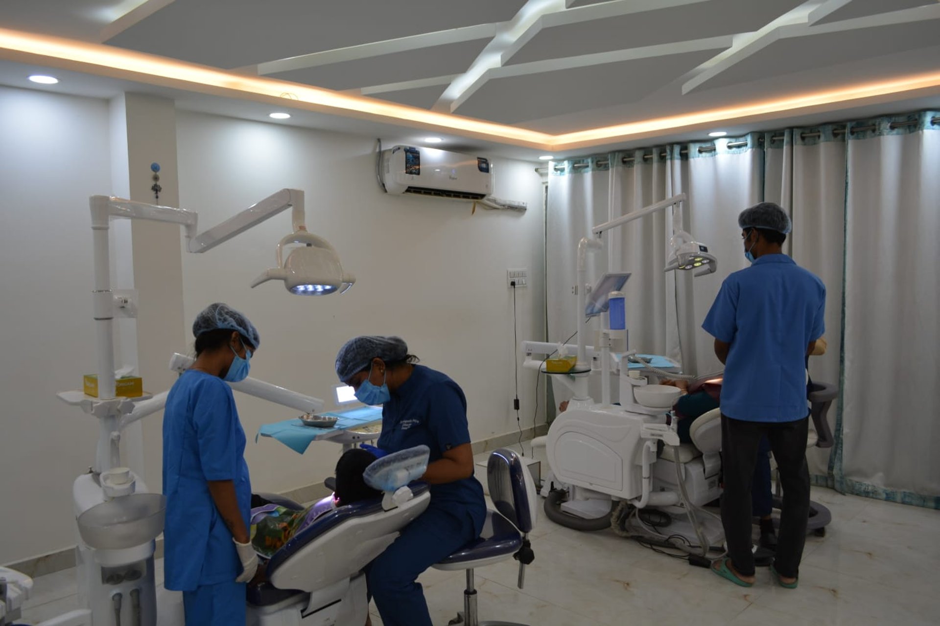 black and white bed linen