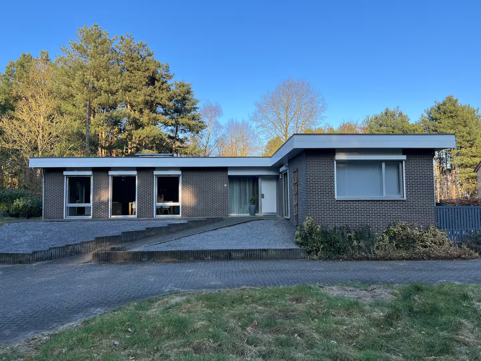 black and white bed linen