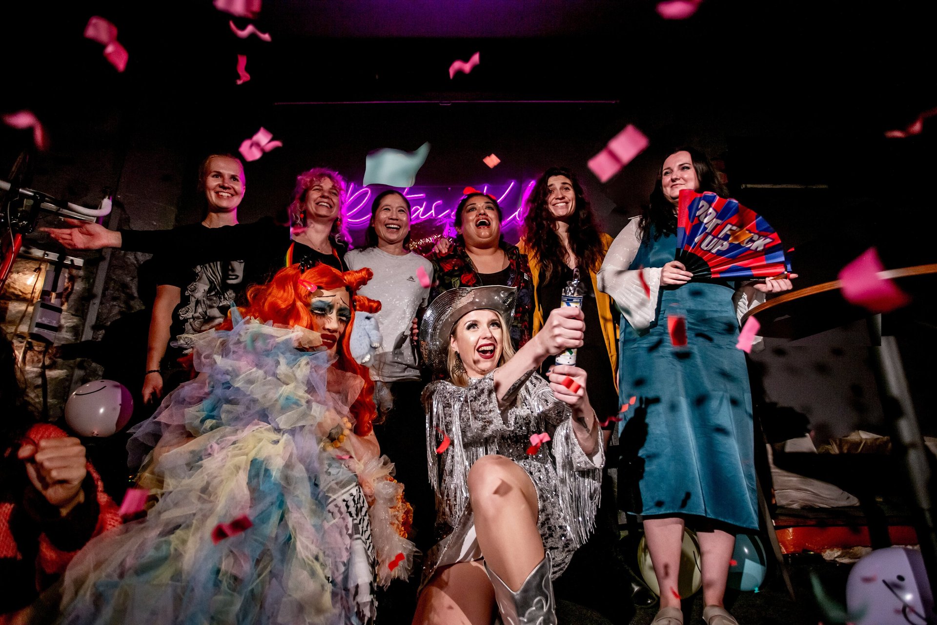 black and white bed linen