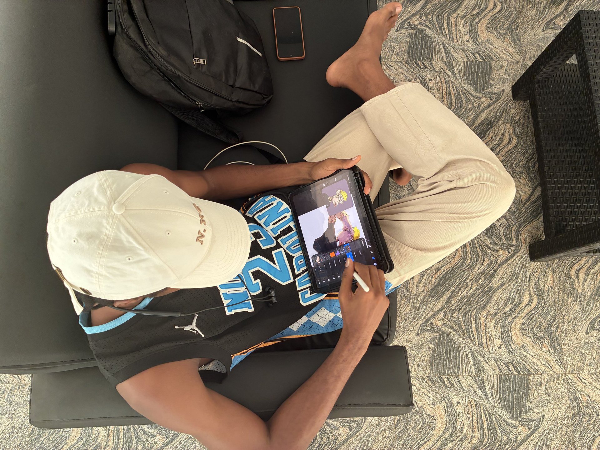 gray computer monitor