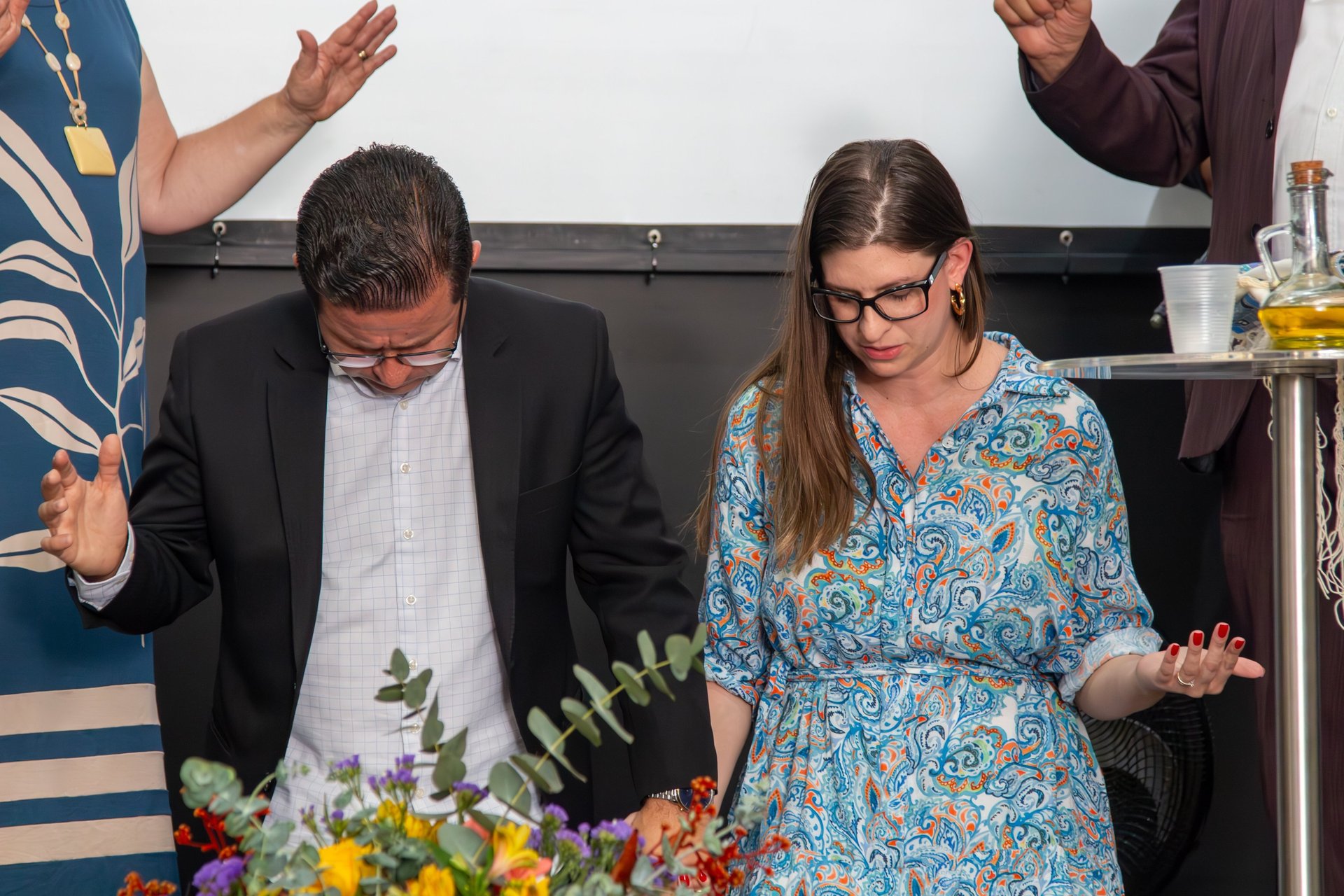 black and white bed linen