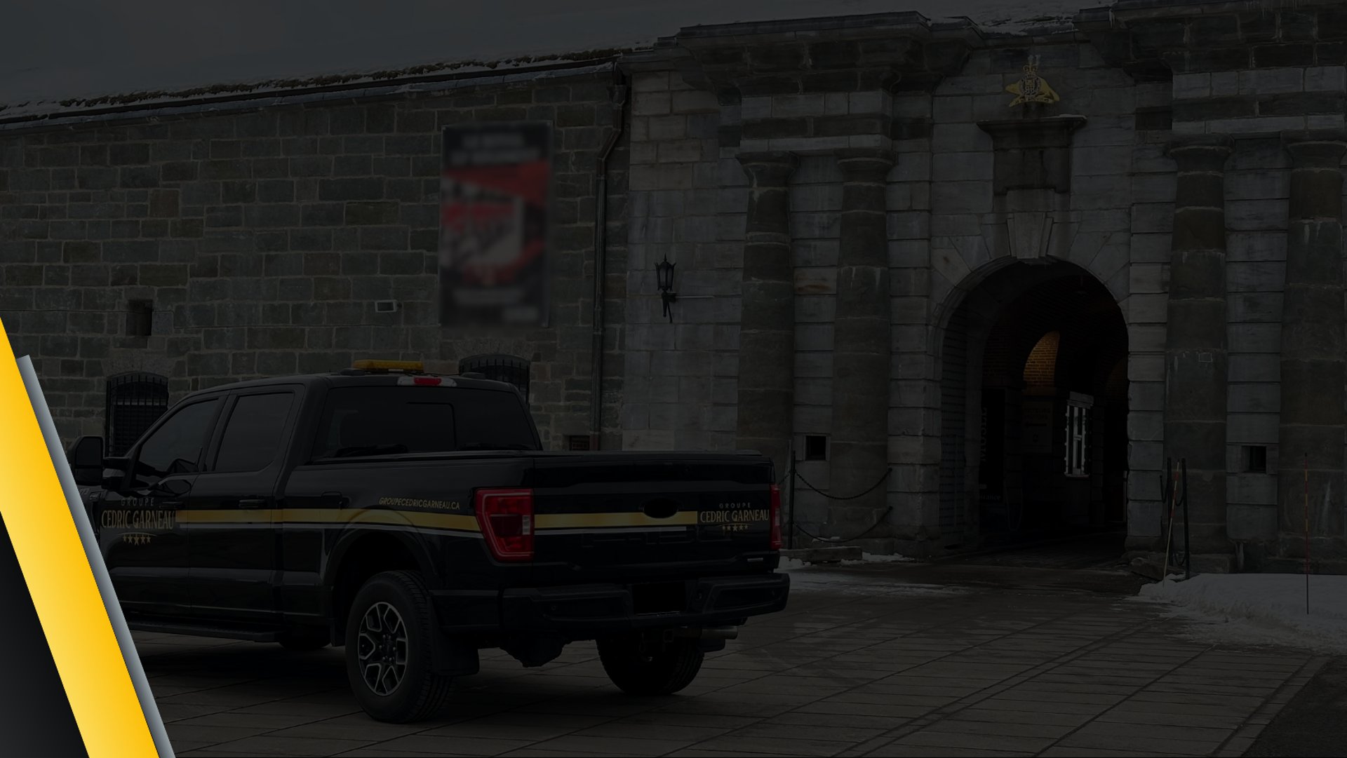 black and white bed linen