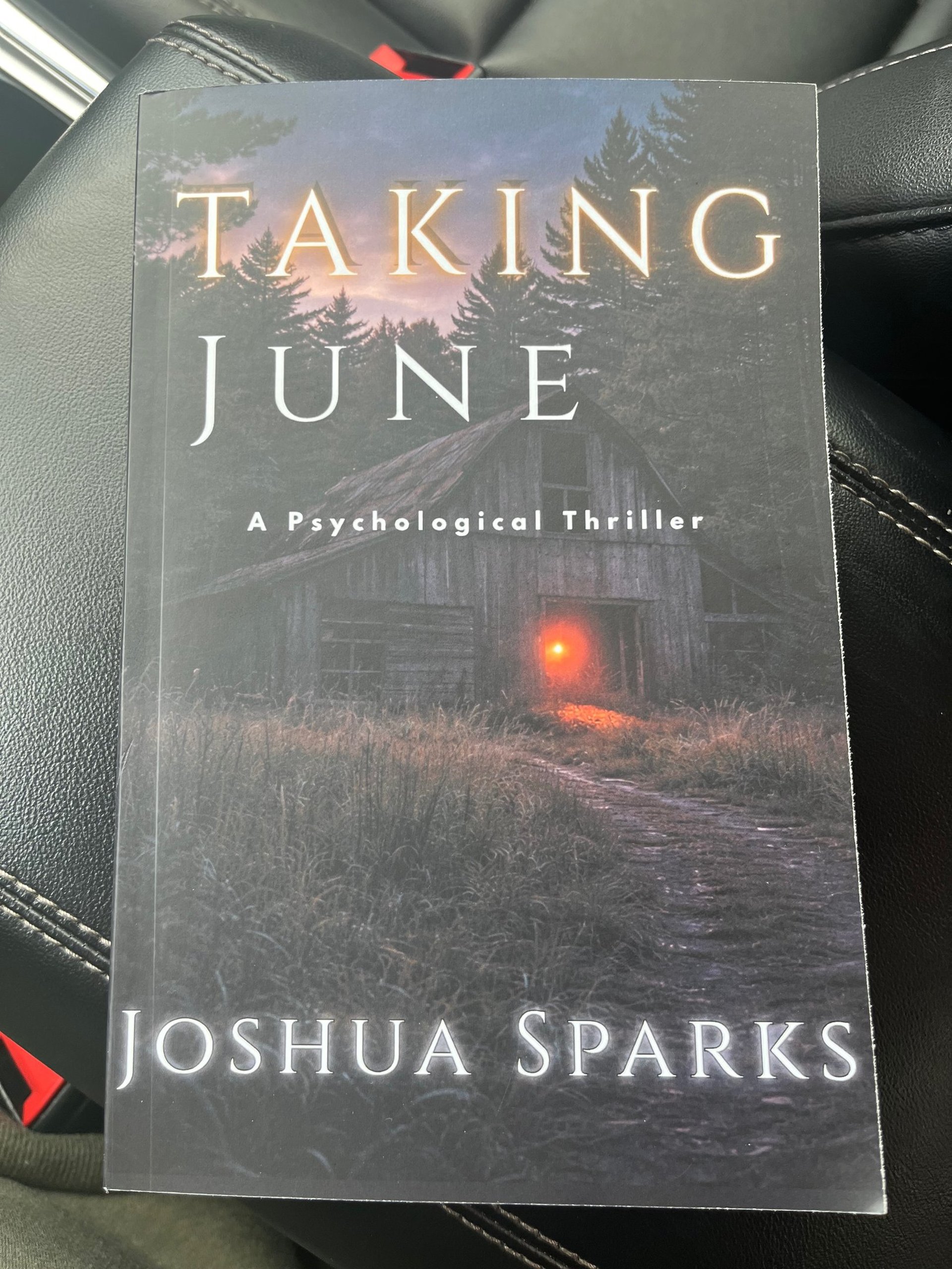 gray computer monitor