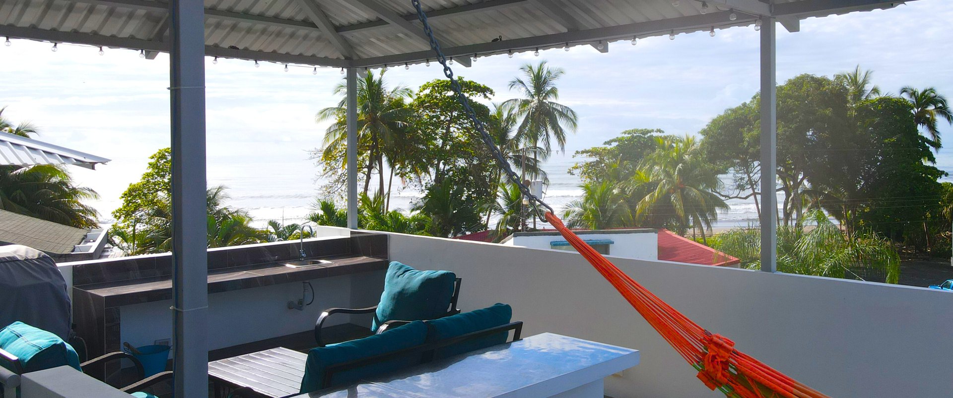 black and white bed linen