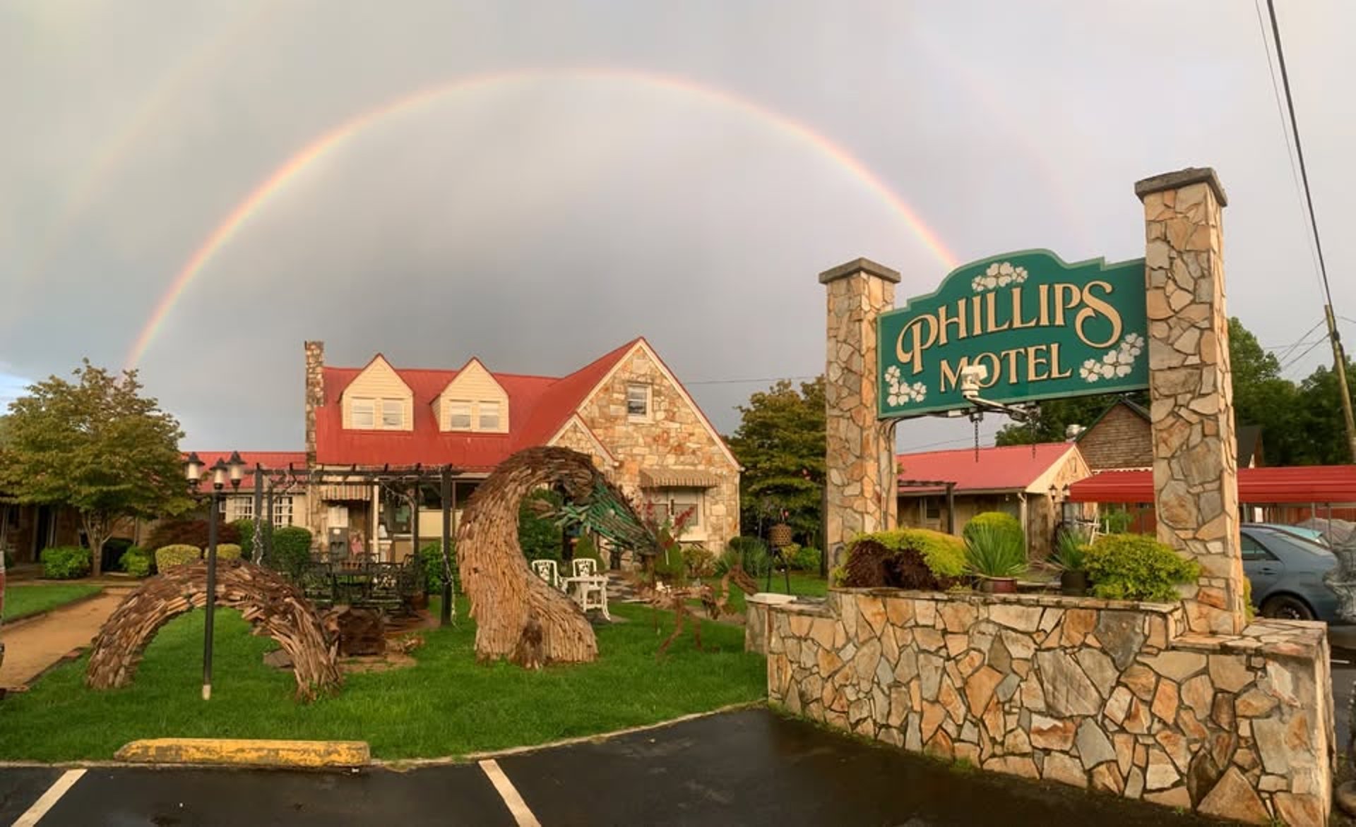black and white bed linen