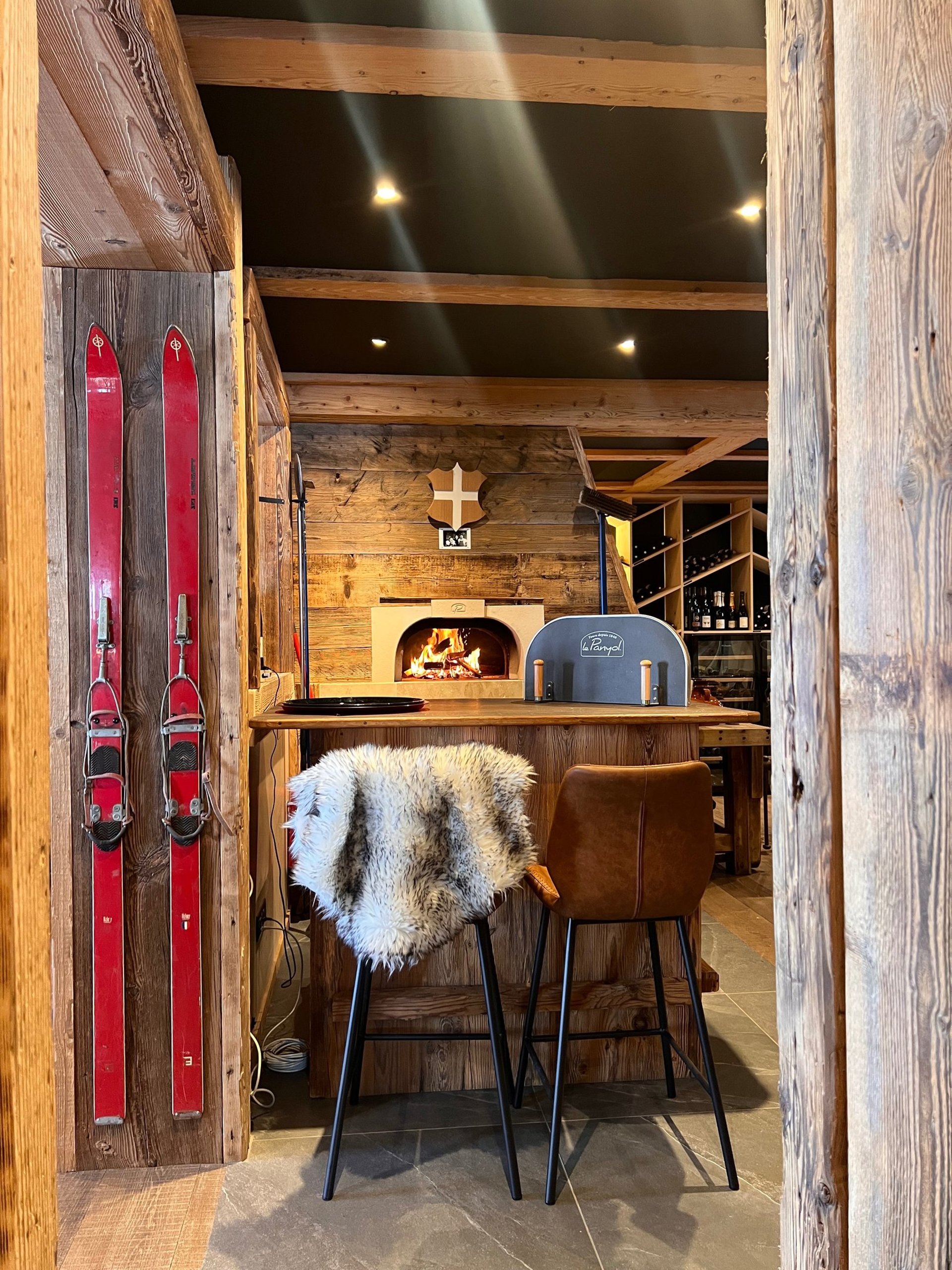 black and white bed linen