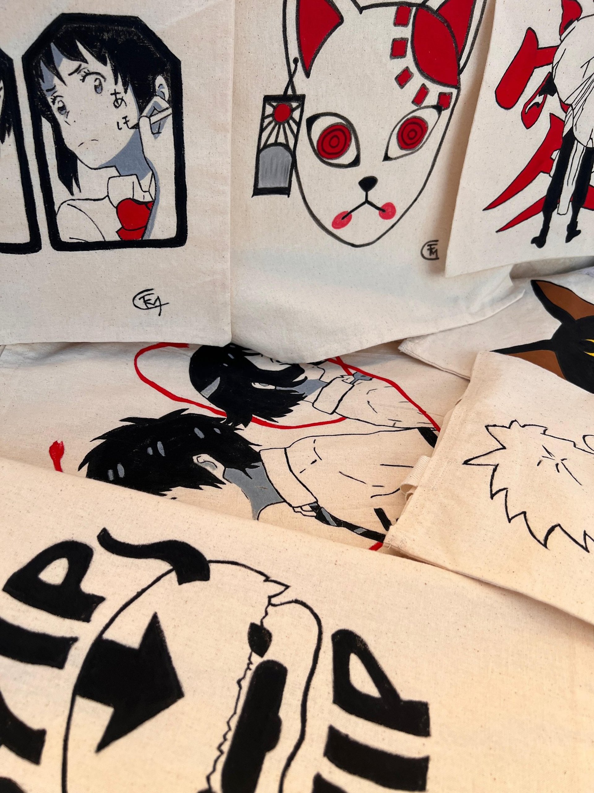 Tote bags/bolsos de lino inspirados en personajes de anime y comics