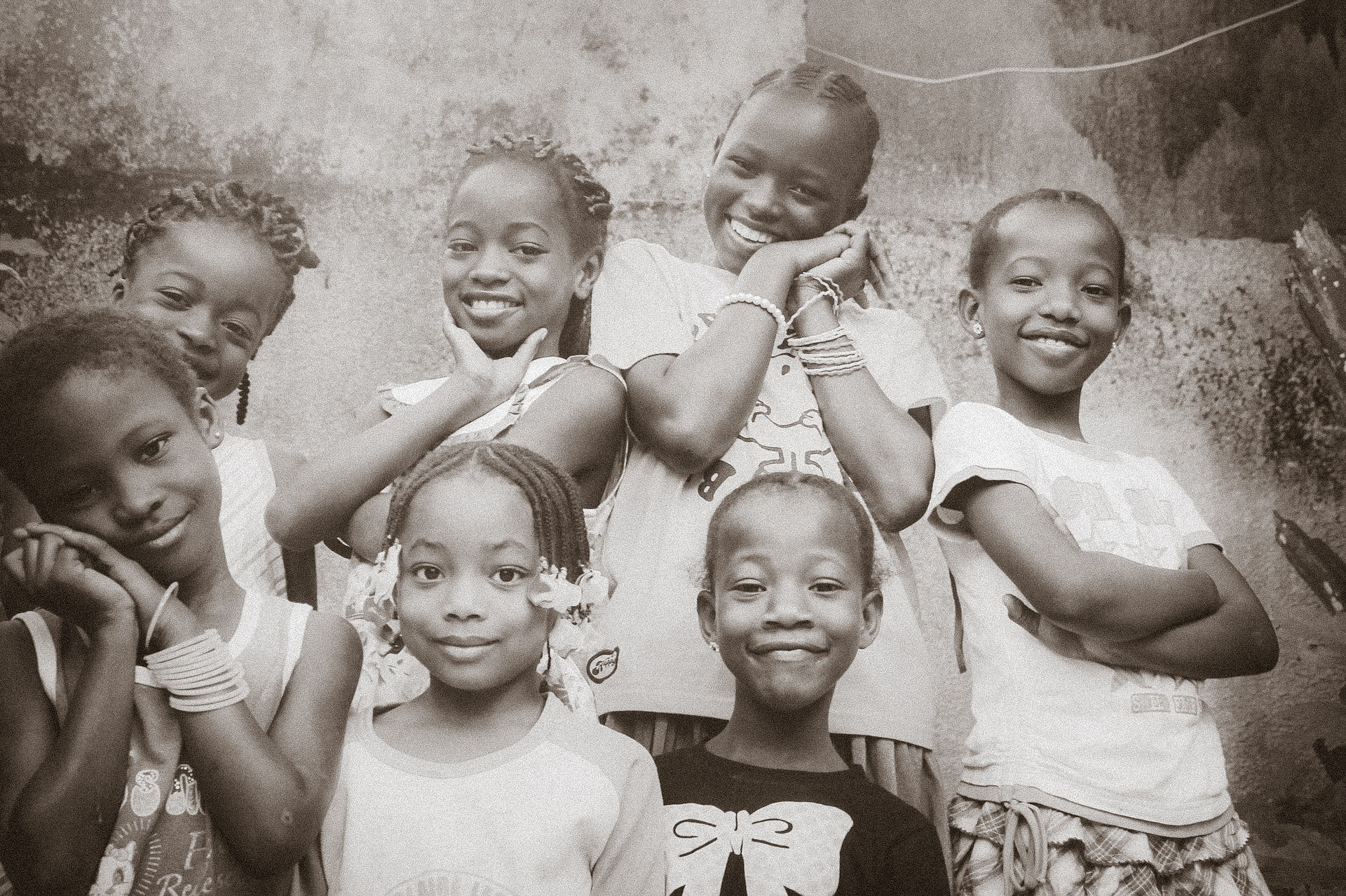 black and white bed linen