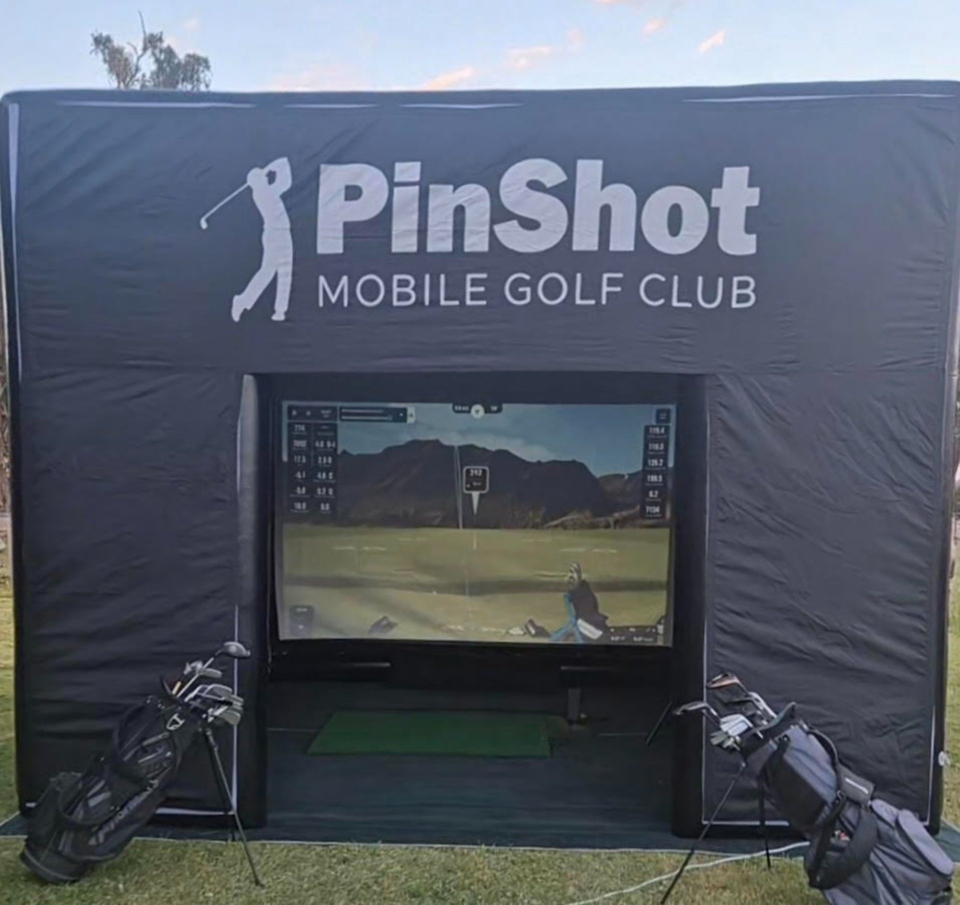 black and white bed linen