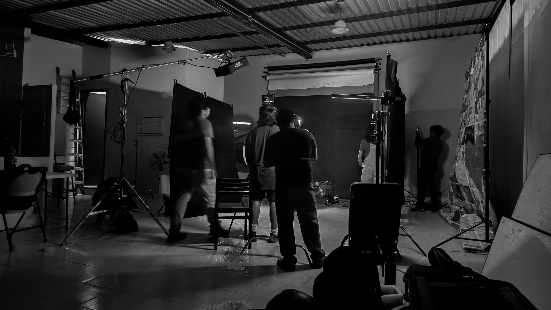 black and white bed linen