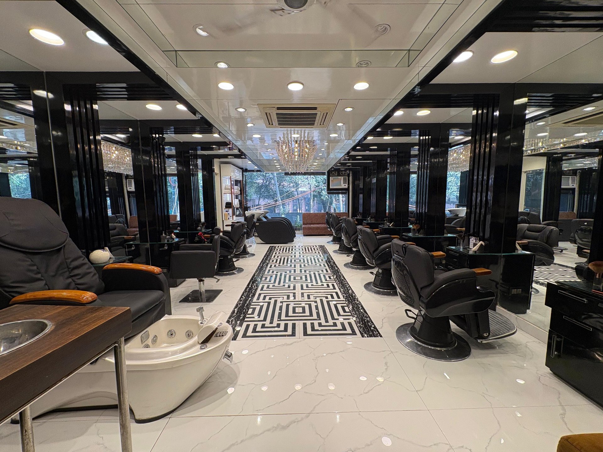 black and white bed linen