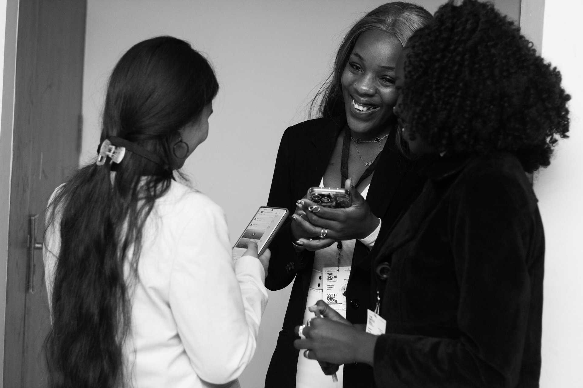 black and white bed linen