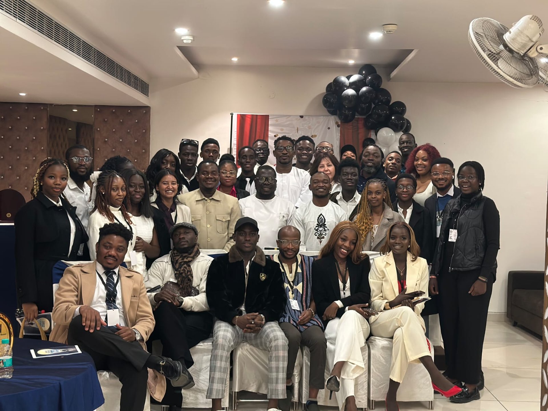 black and white bed linen