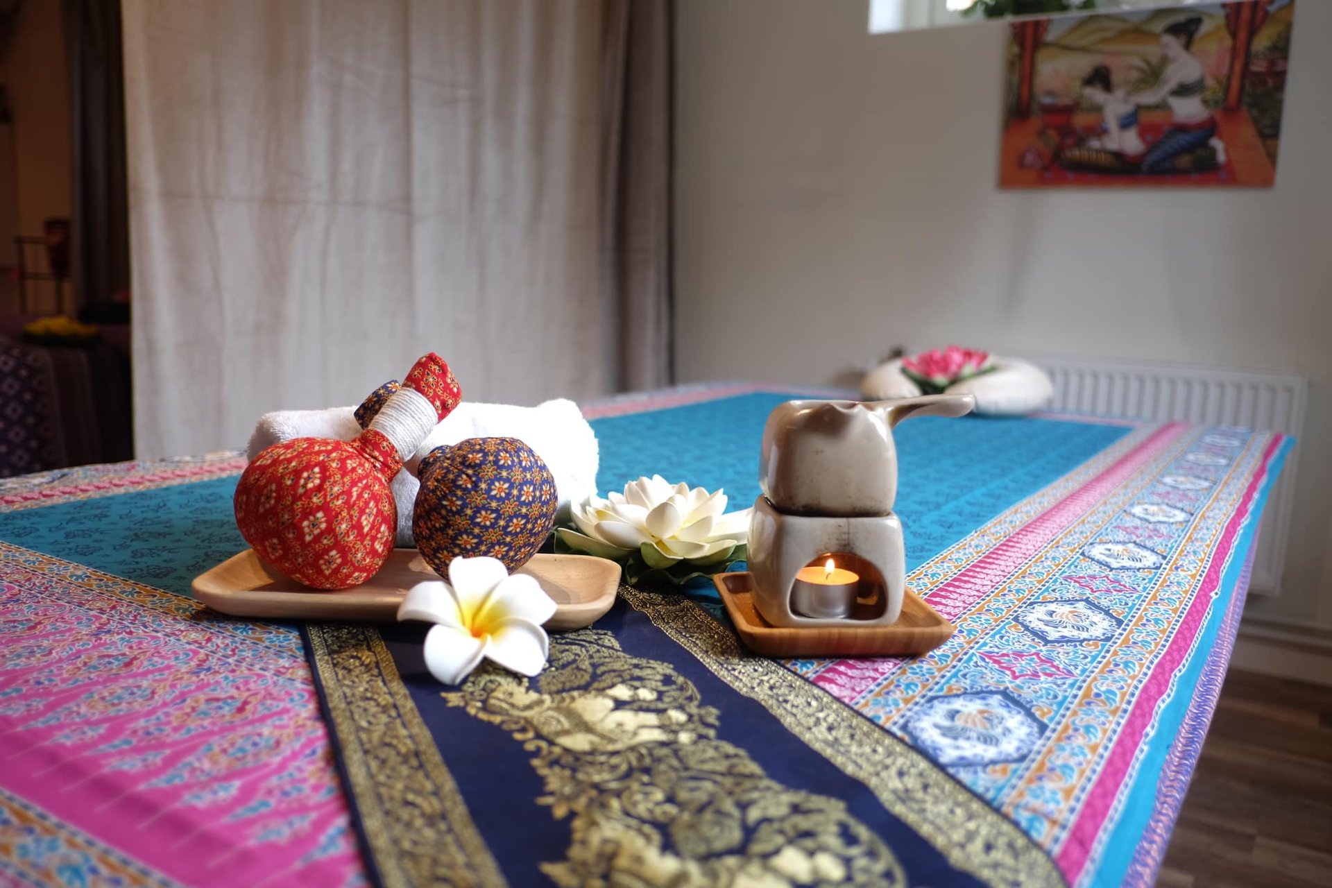 black and brown leather padded tub sofa