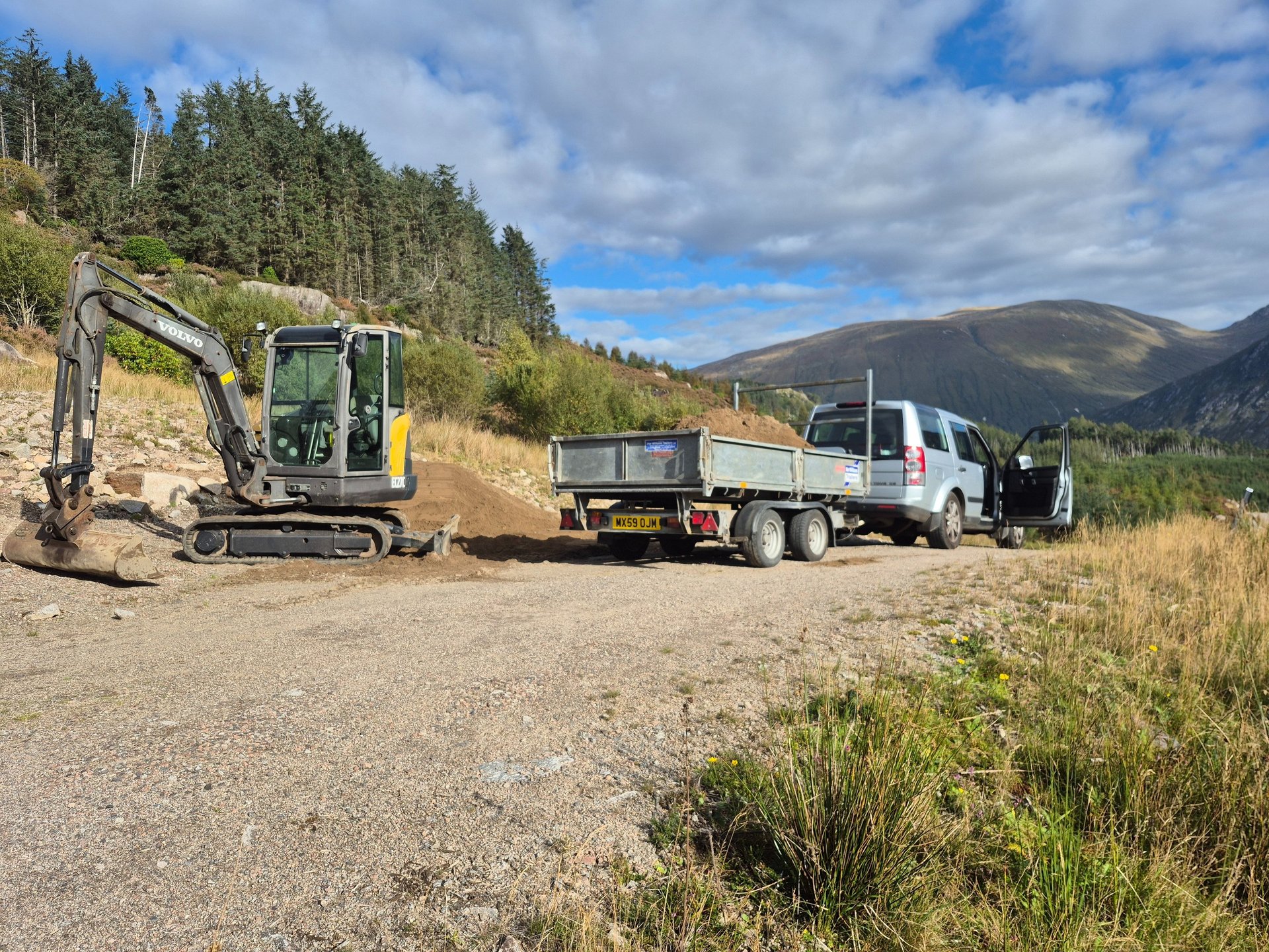 black and white bed linen